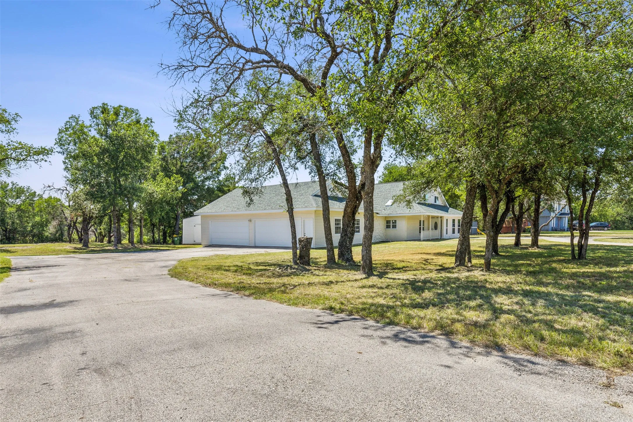 Single Family Residence For Sale in Parker County , 549 W Paloma Court, Fort Worth, Texas 76108, 4 Bedroom, 3 Bathroom, 4 Garage spaces, 2,756 Sqft, built in 1984, mls#21185636, Real Estate Agent in Fort Worth, Homes For Sale in Parker county, Homes For Sale in Fort Worth, Realtor in Fort Worth Texas, Real Estate Brokerage Independent Realty Texas, Luminita Cordes Realtor