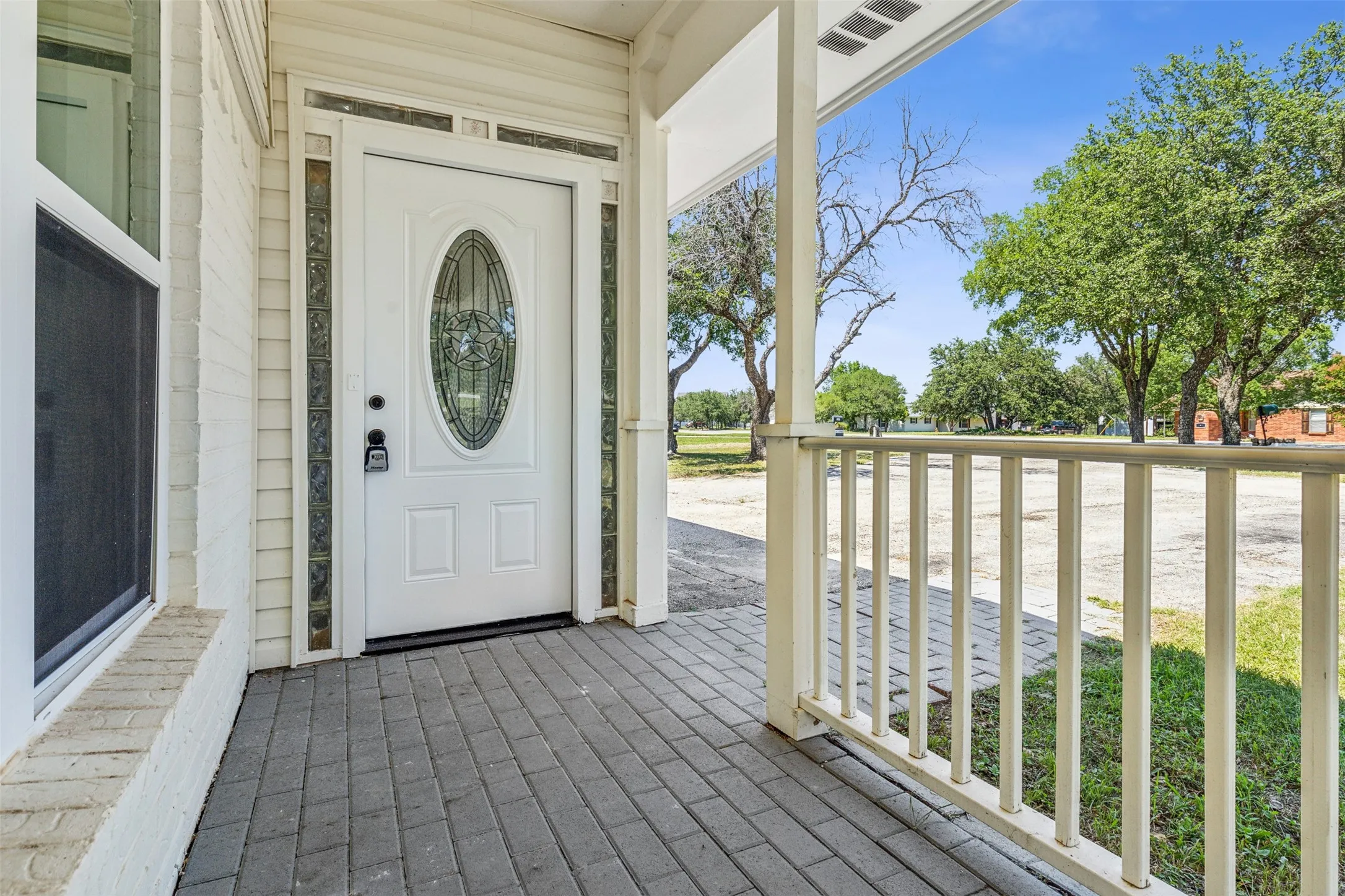 Single Family Residence For Sale in Parker County , 549 W Paloma Court, Fort Worth, Texas 76108, 4 Bedroom, 3 Bathroom, 4 Garage spaces, 2,756 Sqft, built in 1984, mls#21185636, Real Estate Agent in Fort Worth, Homes For Sale in Parker county, Homes For Sale in Fort Worth, Realtor in Fort Worth Texas, Real Estate Brokerage Independent Realty Texas, Luminita Cordes Realtor