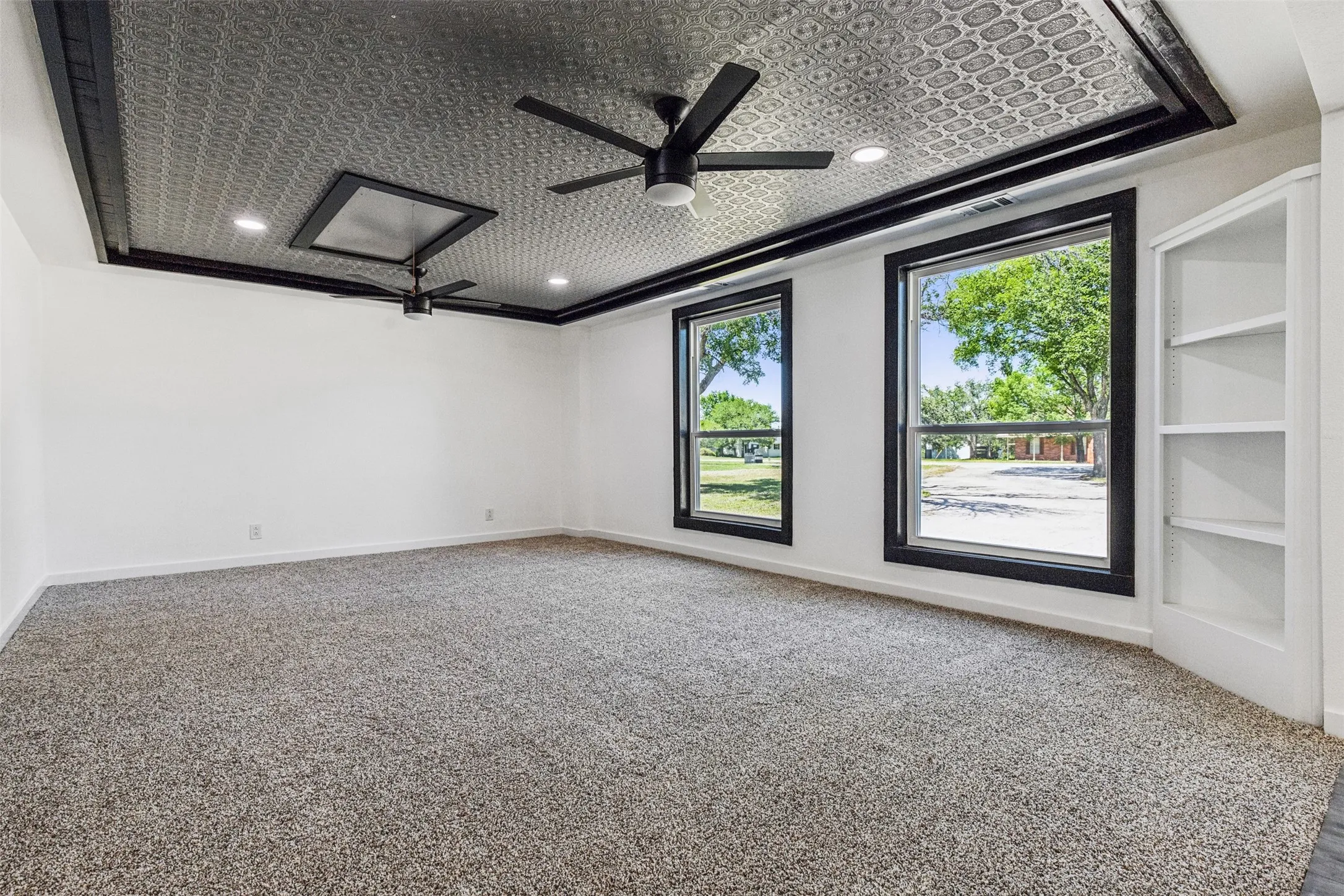 Single Family Residence For Sale in Parker County , 549 W Paloma Court, Fort Worth, Texas 76108, 4 Bedroom, 3 Bathroom, 4 Garage spaces, 2,756 Sqft, built in 1984, mls#21185636, Real Estate Agent in Fort Worth, Homes For Sale in Parker county, Homes For Sale in Fort Worth, Realtor in Fort Worth Texas, Real Estate Brokerage Independent Realty Texas, Luminita Cordes Realtor