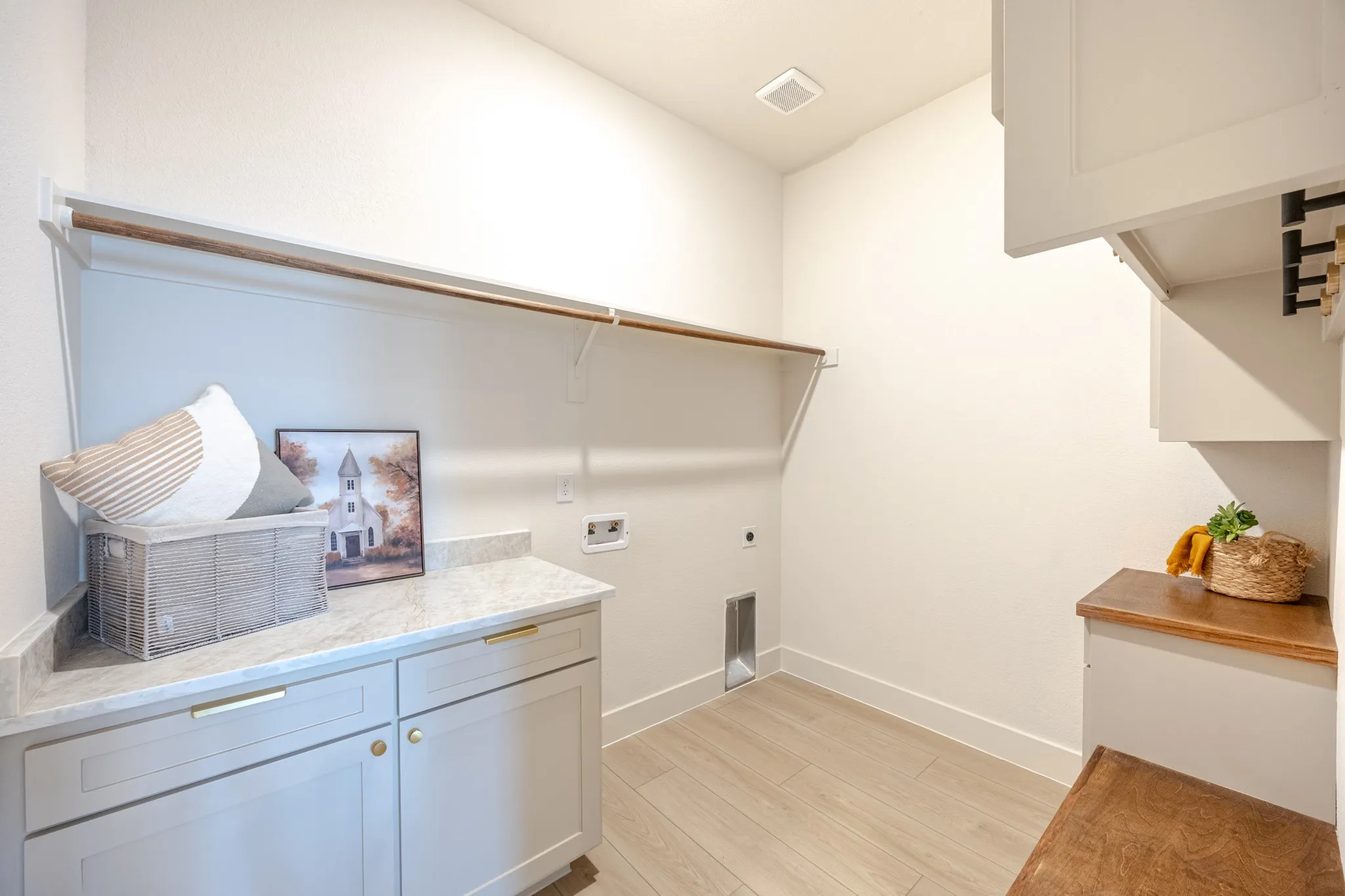 Single Family Residence For Sale in Tarrant County , 617 E Ramsey Avenue, Fort Worth, Texas 76104, 4 Bedroom, 3 Bathroom, 2 Garage spaces, 1,966 Sqft, built in 2026, mls#21185686, Real Estate Agent in Fort Worth, Homes For Sale in Tarrant county, Homes For Sale in Fort Worth, Realtor in Fort Worth Texas, Real Estate Brokerage Independent Realty Texas, Luminita Cordes Realtor