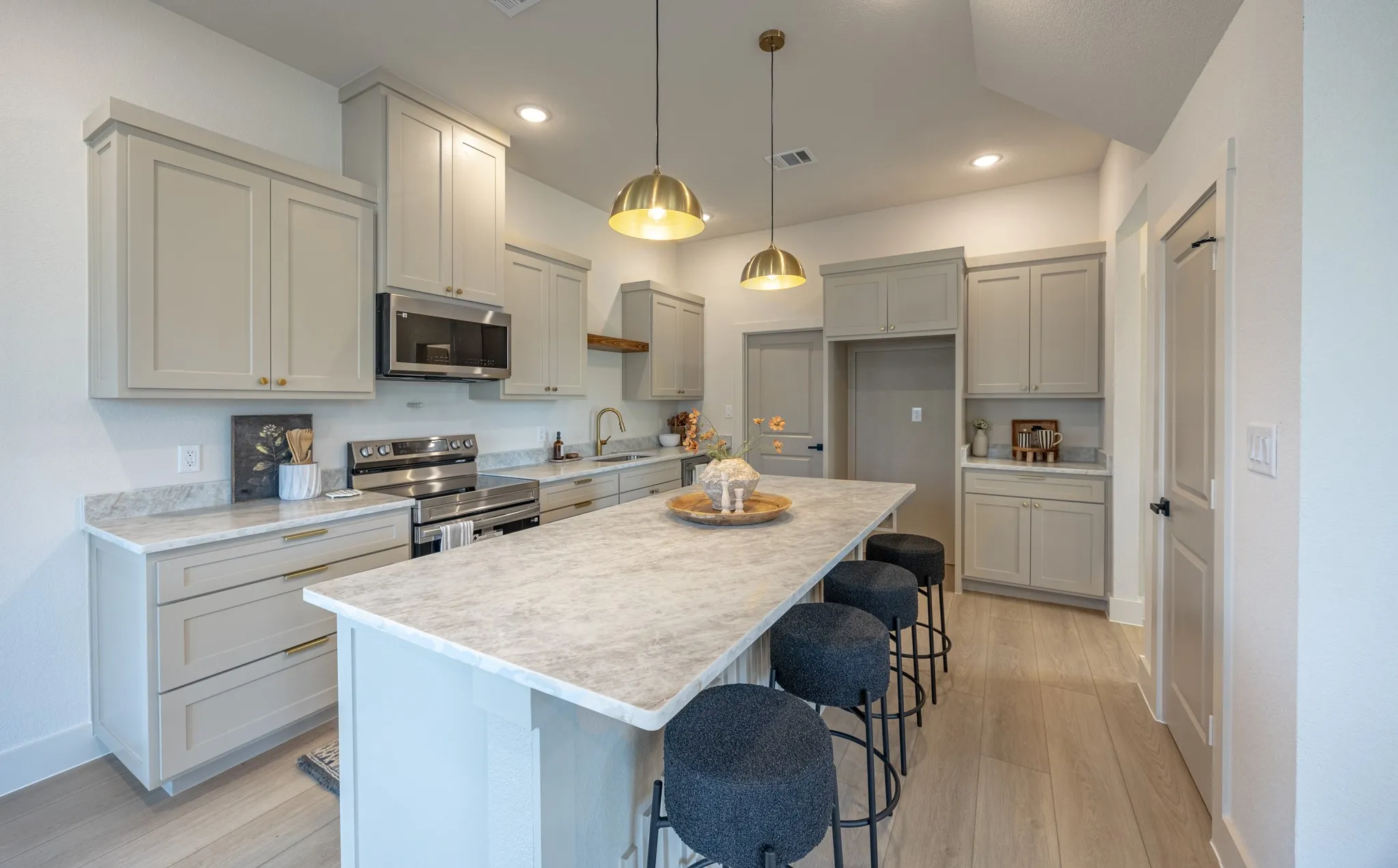 Single Family Residence For Sale in Tarrant County , 617 E Ramsey Avenue, Fort Worth, Texas 76104, 4 Bedroom, 3 Bathroom, 2 Garage spaces, 1,966 Sqft, built in 2026, mls#21185686, Real Estate Agent in Fort Worth, Homes For Sale in Tarrant county, Homes For Sale in Fort Worth, Realtor in Fort Worth Texas, Real Estate Brokerage Independent Realty Texas, Luminita Cordes Realtor