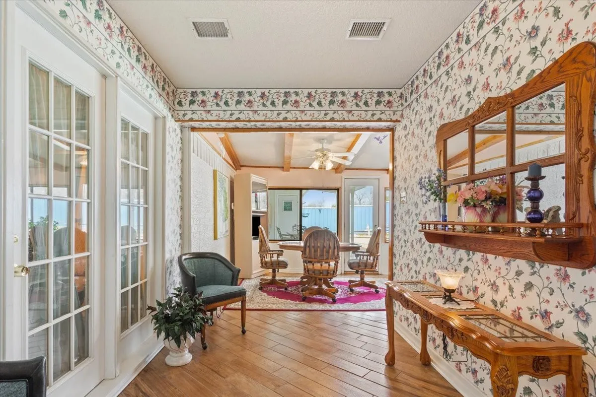 Single Family Residence For Sale in Mc Lennan County , 646 Winding Oaks, Waco, Texas 76705, 3 Bedroom, 2 Bathroom, 2 Garage spaces, 3,024 Sqft, built in 1986, mls#21183030, Real Estate Agent in Waco, Homes For Sale in Mc Lennan county, Homes For Sale in Waco, Realtor in Waco Texas, Real Estate Brokerage Independent Realty Texas, Luminita Cordes Realtor