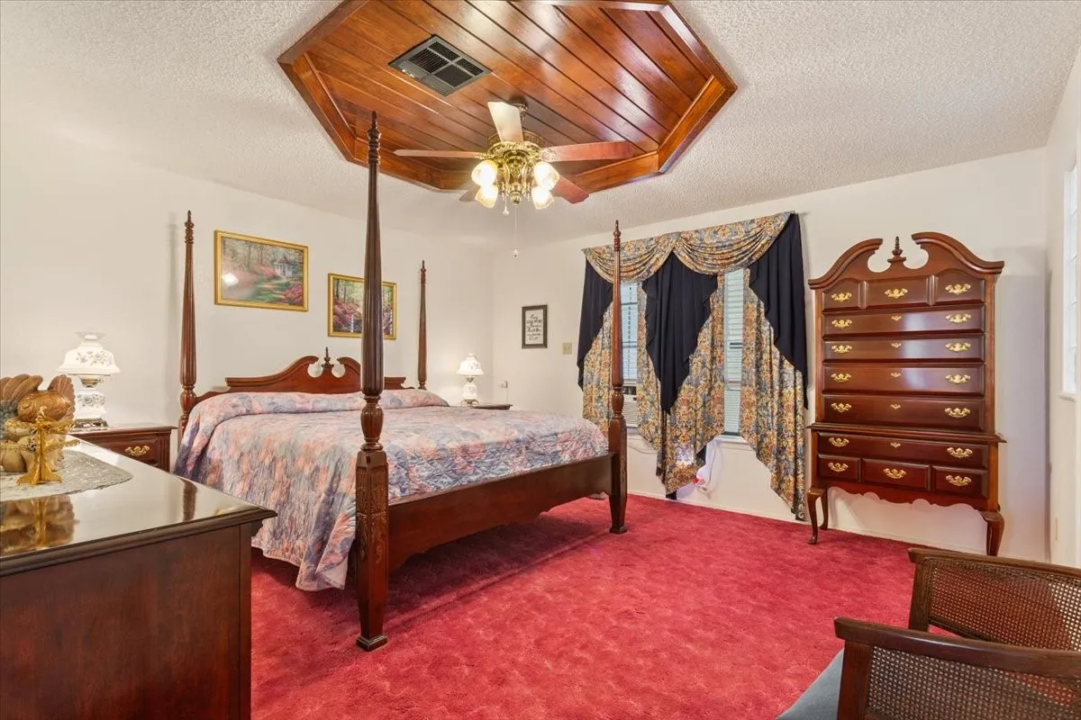 Single Family Residence For Sale in Mc Lennan County , 646 Winding Oaks, Waco, Texas 76705, 3 Bedroom, 2 Bathroom, 2 Garage spaces, 3,024 Sqft, built in 1986, mls#21183030, Real Estate Agent in Waco, Homes For Sale in Mc Lennan county, Homes For Sale in Waco, Realtor in Waco Texas, Real Estate Brokerage Independent Realty Texas, Luminita Cordes Realtor