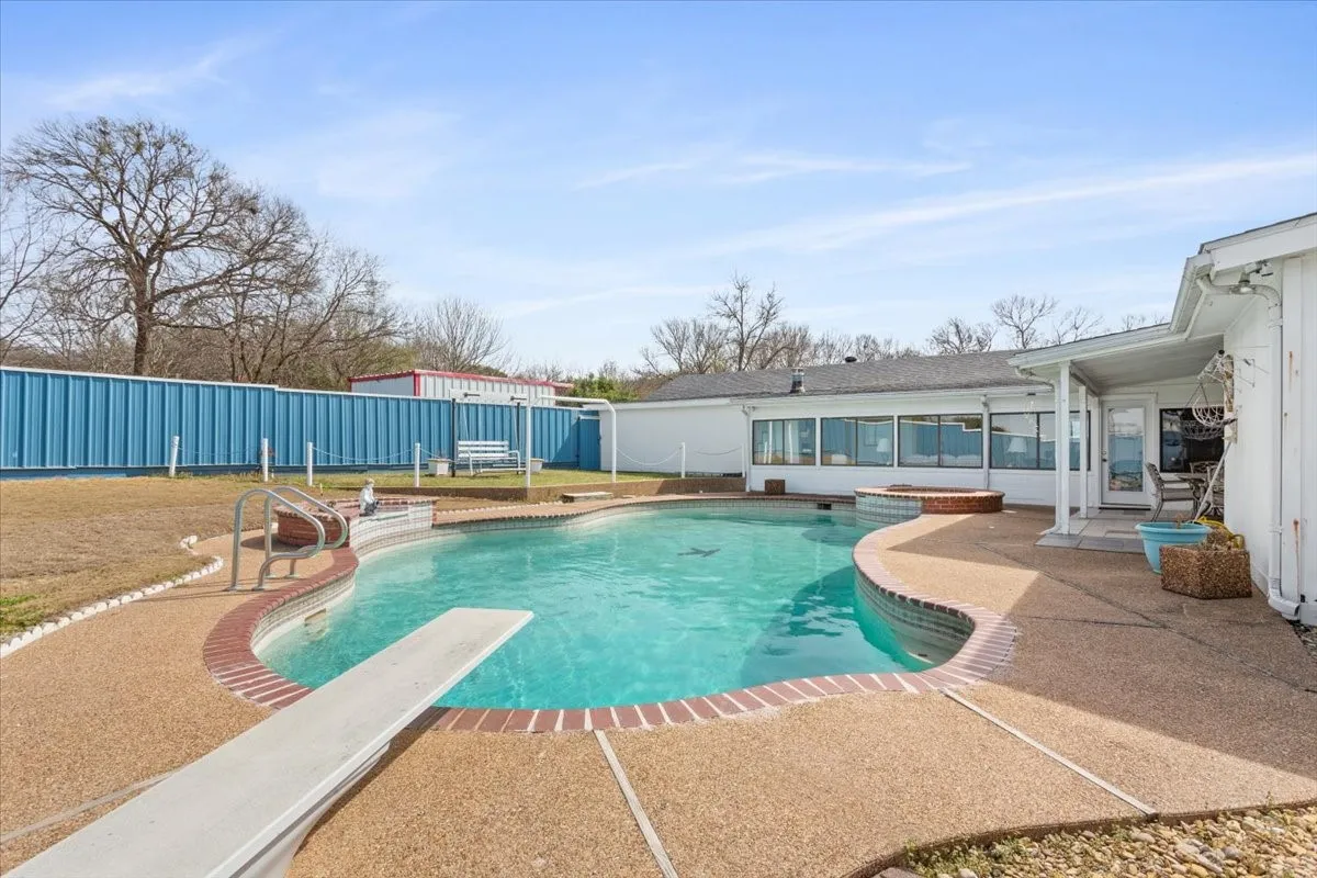 Single Family Residence For Sale in Mc Lennan County , 646 Winding Oaks, Waco, Texas 76705, 3 Bedroom, 2 Bathroom, 2 Garage spaces, 3,024 Sqft, built in 1986, mls#21183030, Real Estate Agent in Waco, Homes For Sale in Mc Lennan county, Homes For Sale in Waco, Realtor in Waco Texas, Real Estate Brokerage Independent Realty Texas, Luminita Cordes Realtor