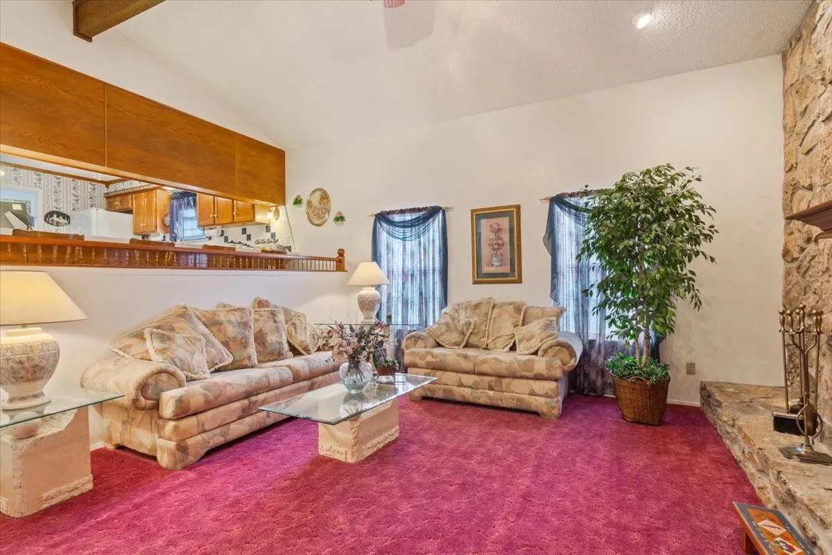 Single Family Residence For Sale in Mc Lennan County , 646 Winding Oaks, Waco, Texas 76705, 3 Bedroom, 2 Bathroom, 2 Garage spaces, 3,024 Sqft, built in 1986, mls#21183030, Real Estate Agent in Waco, Homes For Sale in Mc Lennan county, Homes For Sale in Waco, Realtor in Waco Texas, Real Estate Brokerage Independent Realty Texas, Luminita Cordes Realtor