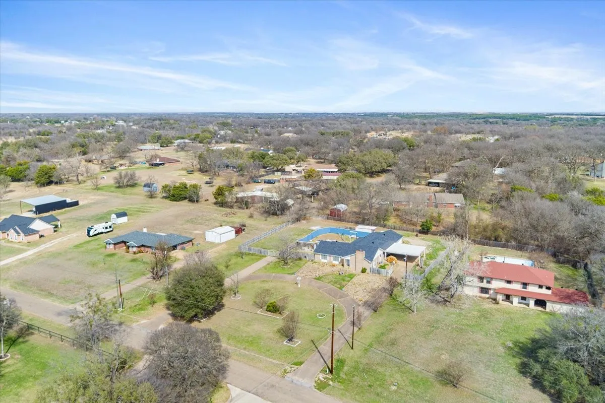 Single Family Residence For Sale in Mc Lennan County , 646 Winding Oaks, Waco, Texas 76705, 3 Bedroom, 2 Bathroom, 2 Garage spaces, 3,024 Sqft, built in 1986, mls#21183030, Real Estate Agent in Waco, Homes For Sale in Mc Lennan county, Homes For Sale in Waco, Realtor in Waco Texas, Real Estate Brokerage Independent Realty Texas, Luminita Cordes Realtor