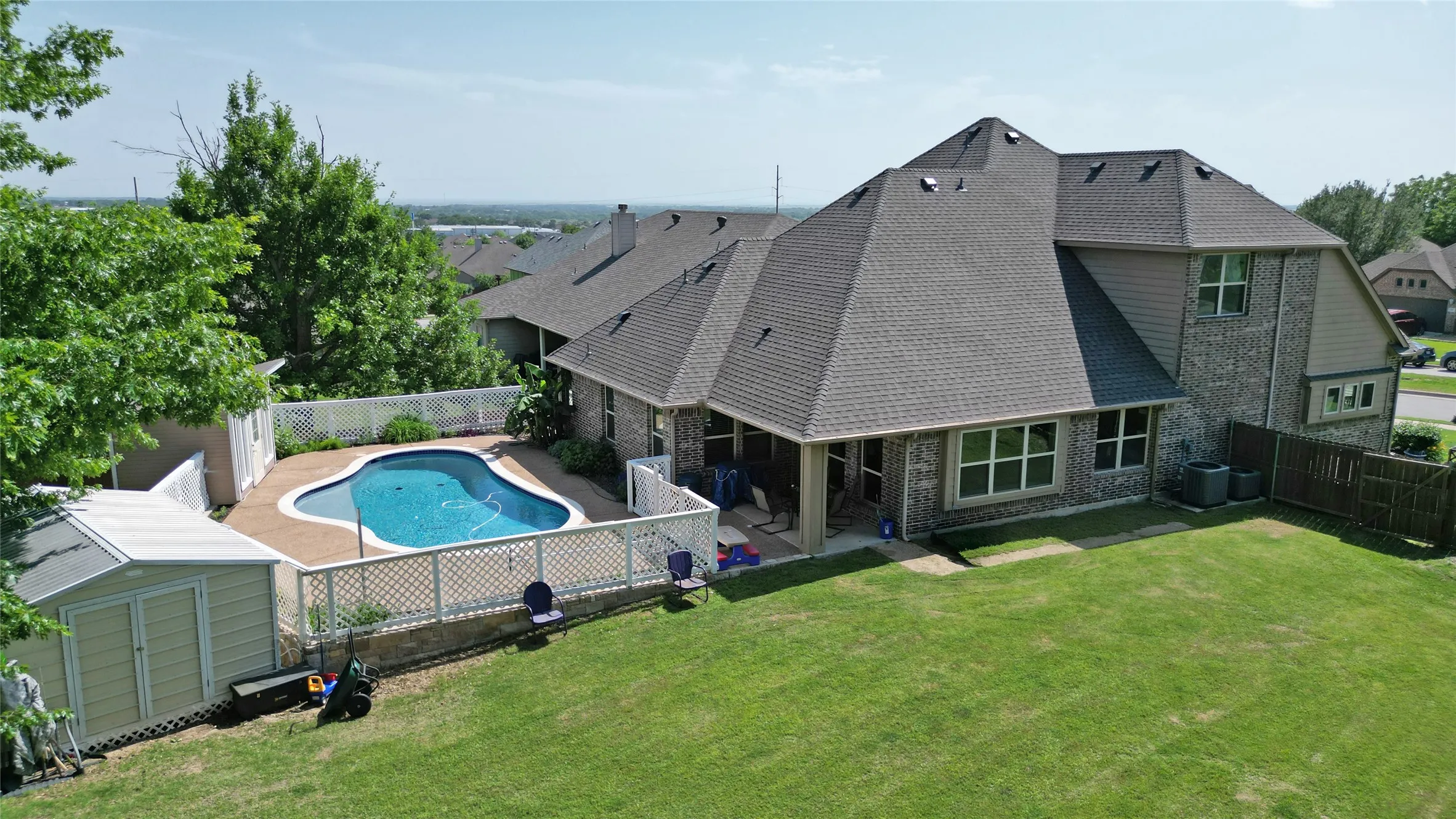 Single Family Residence For Sale in Parker County , 1901 Bay Laurel Drive, Weatherford, Texas 76086, 4 Bedroom, 3 Bathroom, 2 Garage spaces, 2,617 Sqft, built in 2013, Preowned, mls#21184726, Real Estate Agent in Weatherford, Homes For Sale in Parker county, Homes For Sale in Weatherford, Realtor in Weatherford Texas, Real Estate Brokerage Independent Realty Texas, Luminita Cordes Realtor