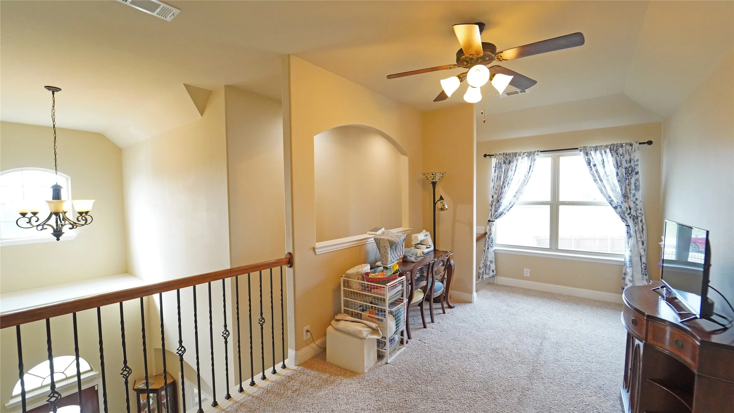 Single Family Residence For Sale in Parker County , 1901 Bay Laurel Drive, Weatherford, Texas 76086, 4 Bedroom, 3 Bathroom, 2 Garage spaces, 2,617 Sqft, built in 2013, Preowned, mls#21184726, Real Estate Agent in Weatherford, Homes For Sale in Parker county, Homes For Sale in Weatherford, Realtor in Weatherford Texas, Real Estate Brokerage Independent Realty Texas, Luminita Cordes Realtor