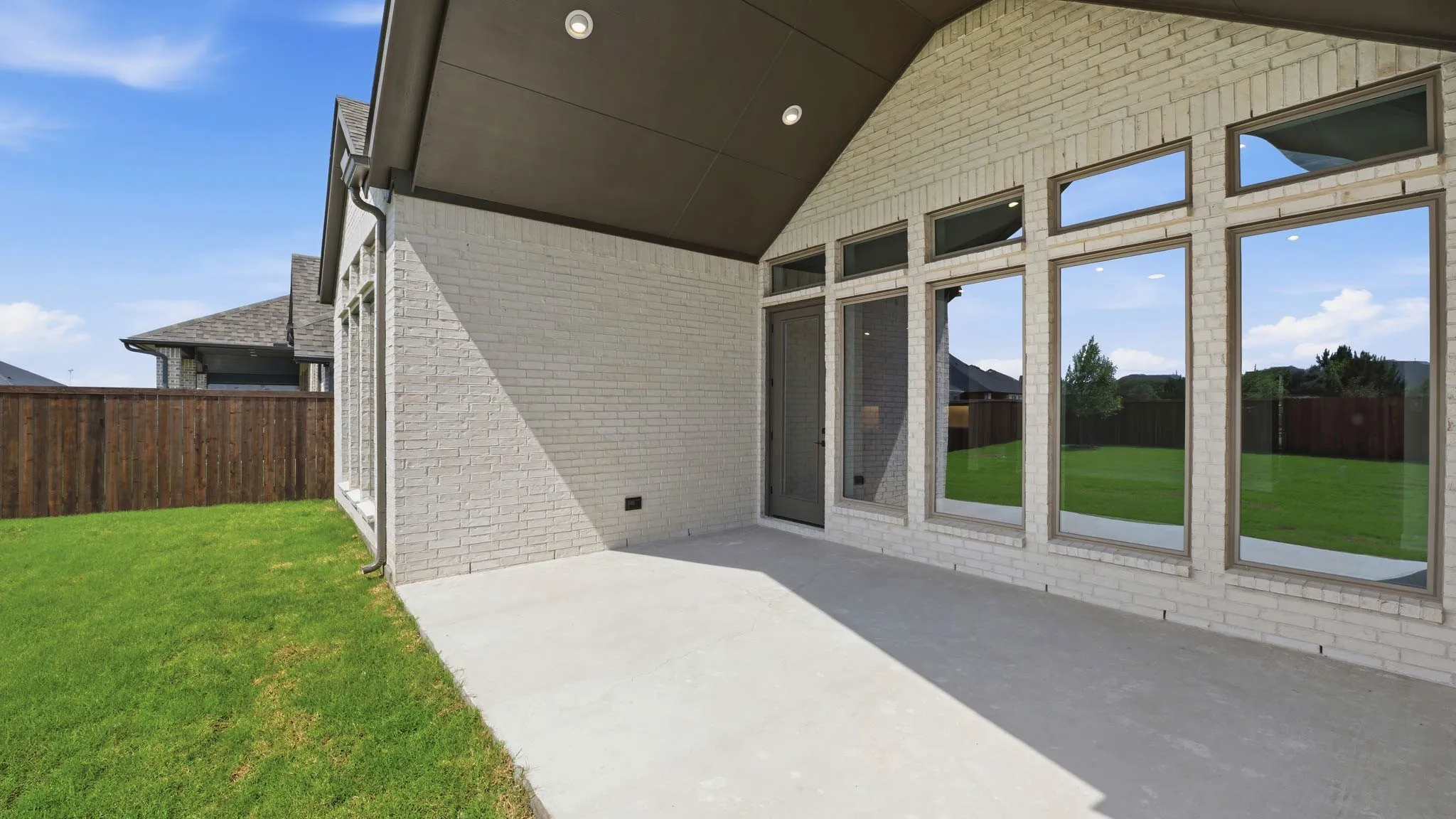 Single Family Residence For Sale in Tarrant County , 6909 Lanner Lane, Fort Worth, Texas 76179, 4 Bedroom, 5 Bathroom, 3 Garage spaces, 3,080 Sqft, built in 2026, New Construction - Complete, mls#21185992, Real Estate Agent in Fort Worth, Homes For Sale in Tarrant county, Homes For Sale in Fort Worth, Realtor in Fort Worth Texas, Real Estate Brokerage Independent Realty Texas, Luminita Cordes Realtor