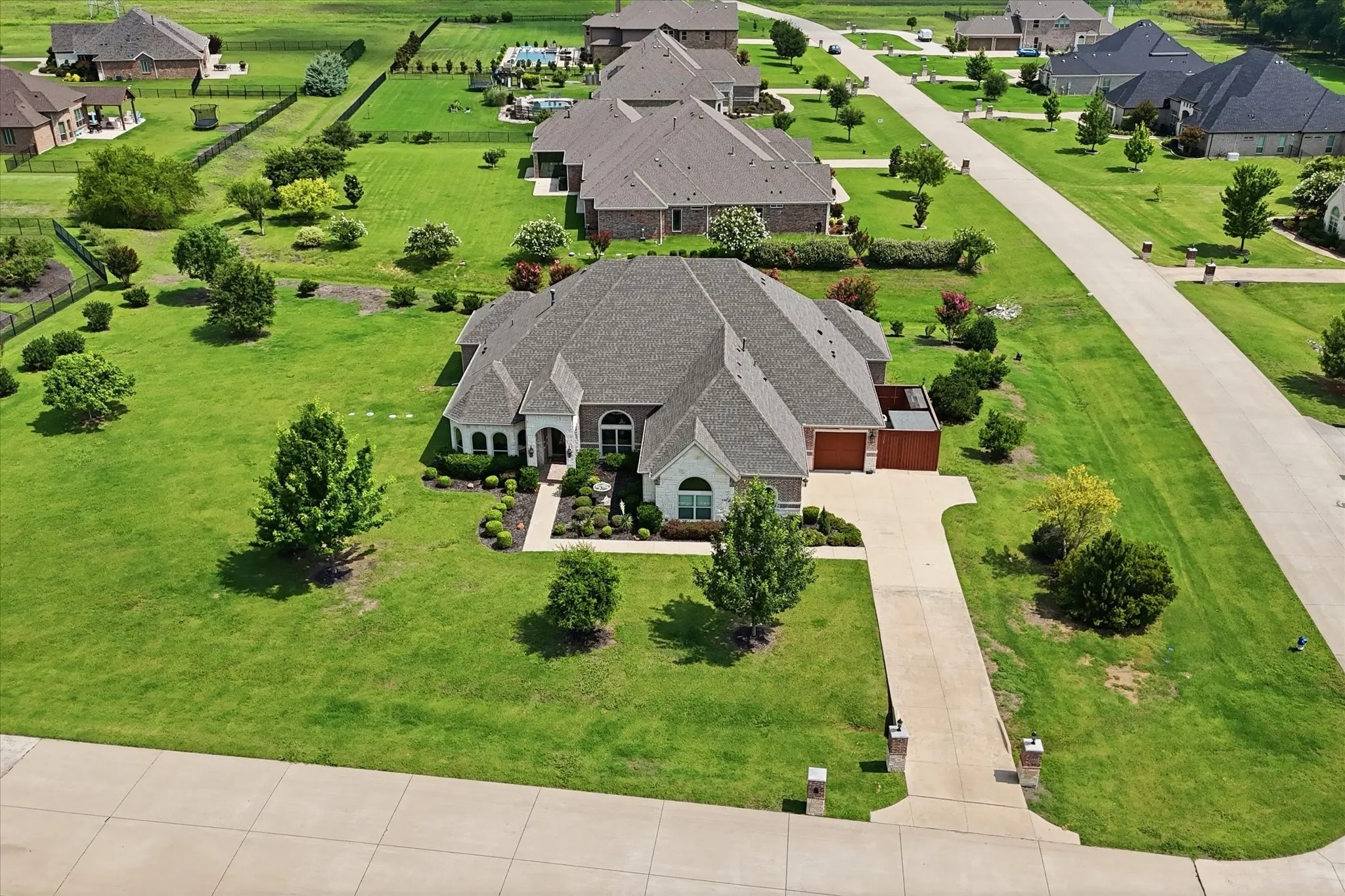 Single Family Residence For Sale in Collin County , 100 Lilyfield Drive, Lucas, Texas 75002, 4 Bedroom, 4 Bathroom, 3 Garage spaces, 3,630 Sqft, built in 2016, Preowned, Price $895,000, mls#21181647, Real Estate Agent in Lucas, Homes For Sale in Collin county, Homes For Sale in Lucas, Realtor in Lucas Texas, Real Estate Brokerage Independent Realty Texas, Luminita Cordes Realtor