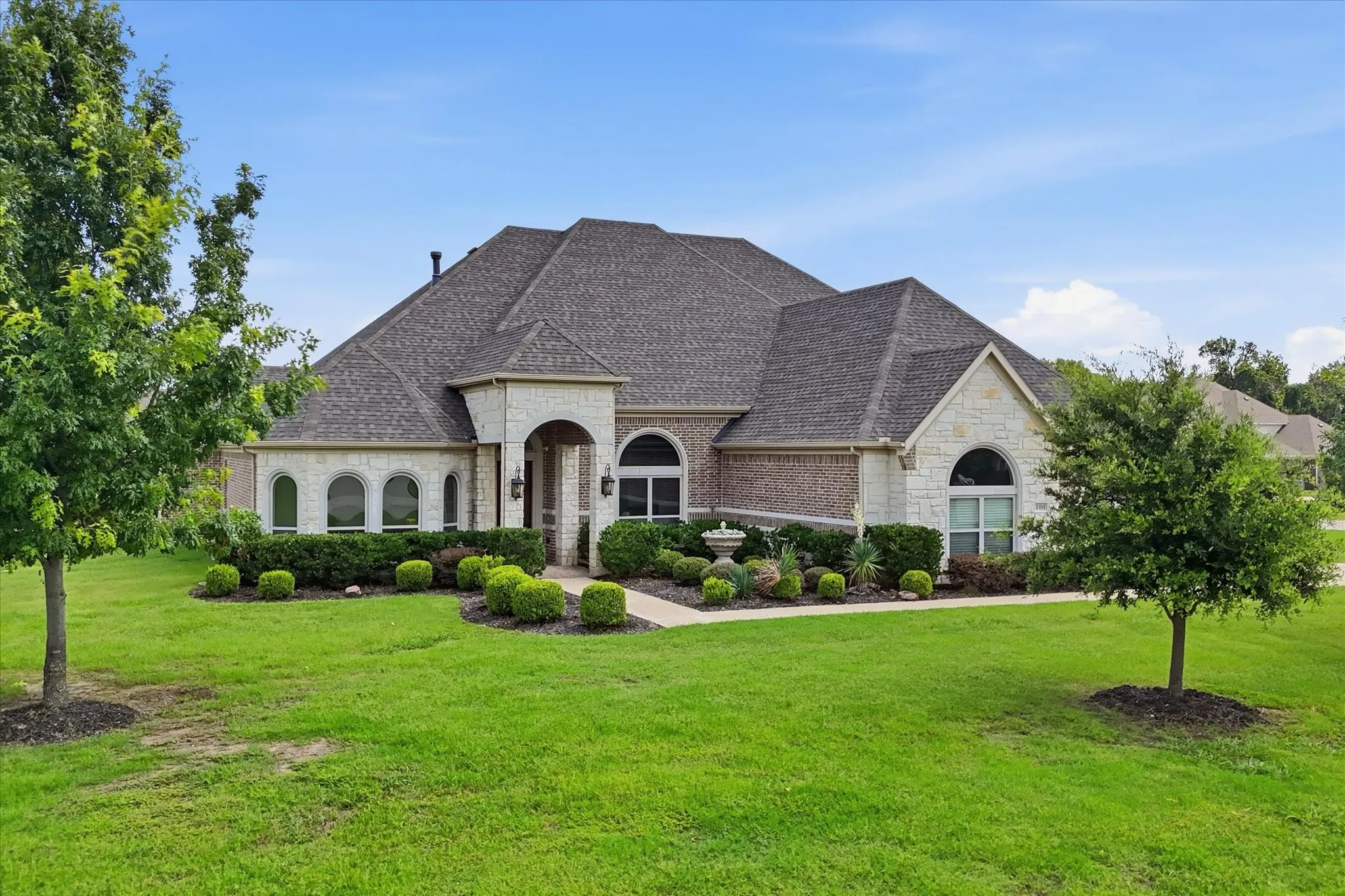 Single Family Residence For Sale in Collin County , 100 Lilyfield Drive, Lucas, Texas 75002, 4 Bedroom, 4 Bathroom, 3 Garage spaces, 3,630 Sqft, built in 2016, Preowned, Price $895,000, mls#21181647, Real Estate Agent in Lucas, Homes For Sale in Collin county, Homes For Sale in Lucas, Realtor in Lucas Texas, Real Estate Brokerage Independent Realty Texas, Luminita Cordes Realtor