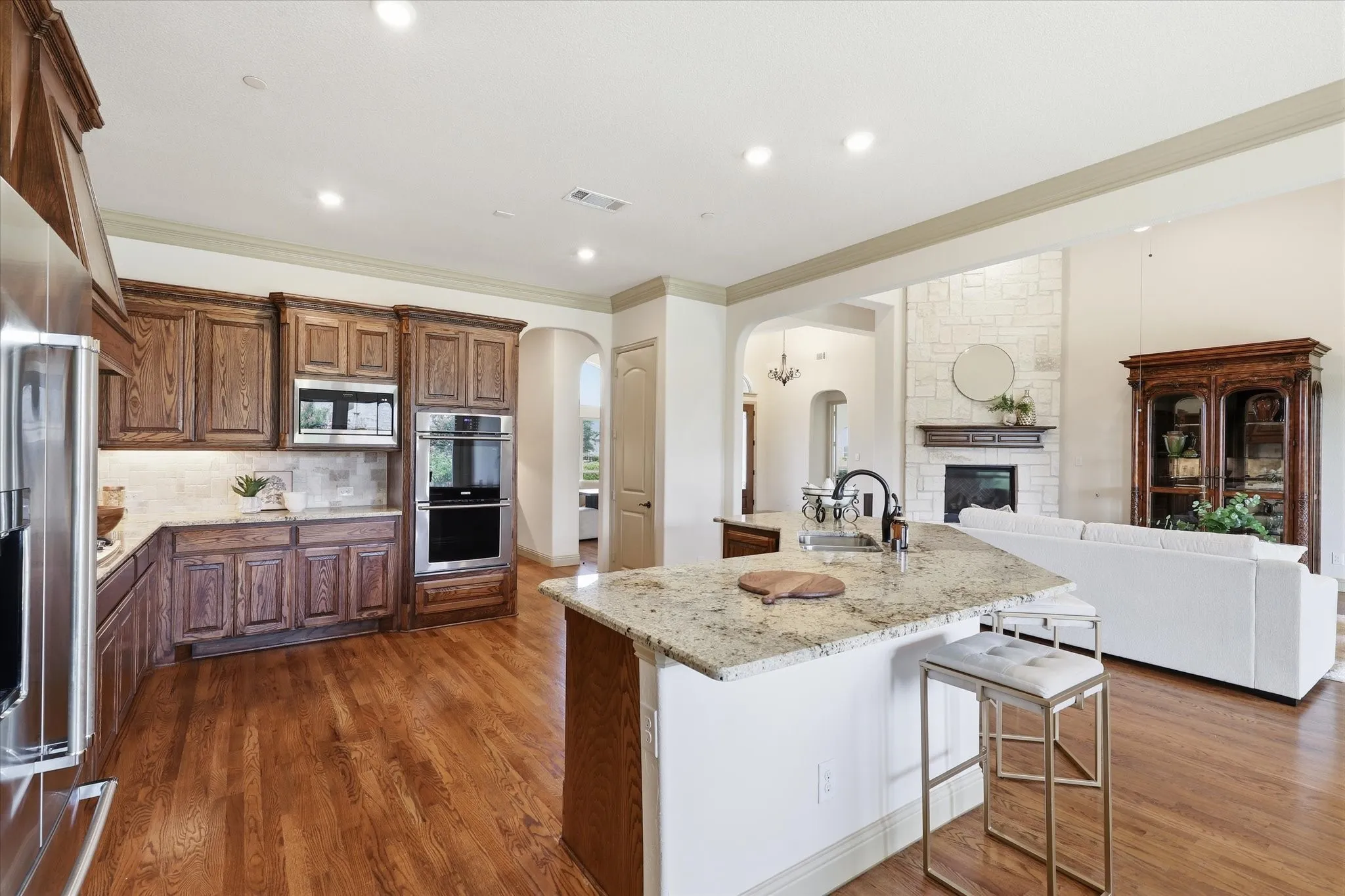 Single Family Residence For Sale in Collin County , 100 Lilyfield Drive, Lucas, Texas 75002, 4 Bedroom, 4 Bathroom, 3 Garage spaces, 3,630 Sqft, built in 2016, Preowned, Price $895,000, mls#21181647, Real Estate Agent in Lucas, Homes For Sale in Collin county, Homes For Sale in Lucas, Realtor in Lucas Texas, Real Estate Brokerage Independent Realty Texas, Luminita Cordes Realtor