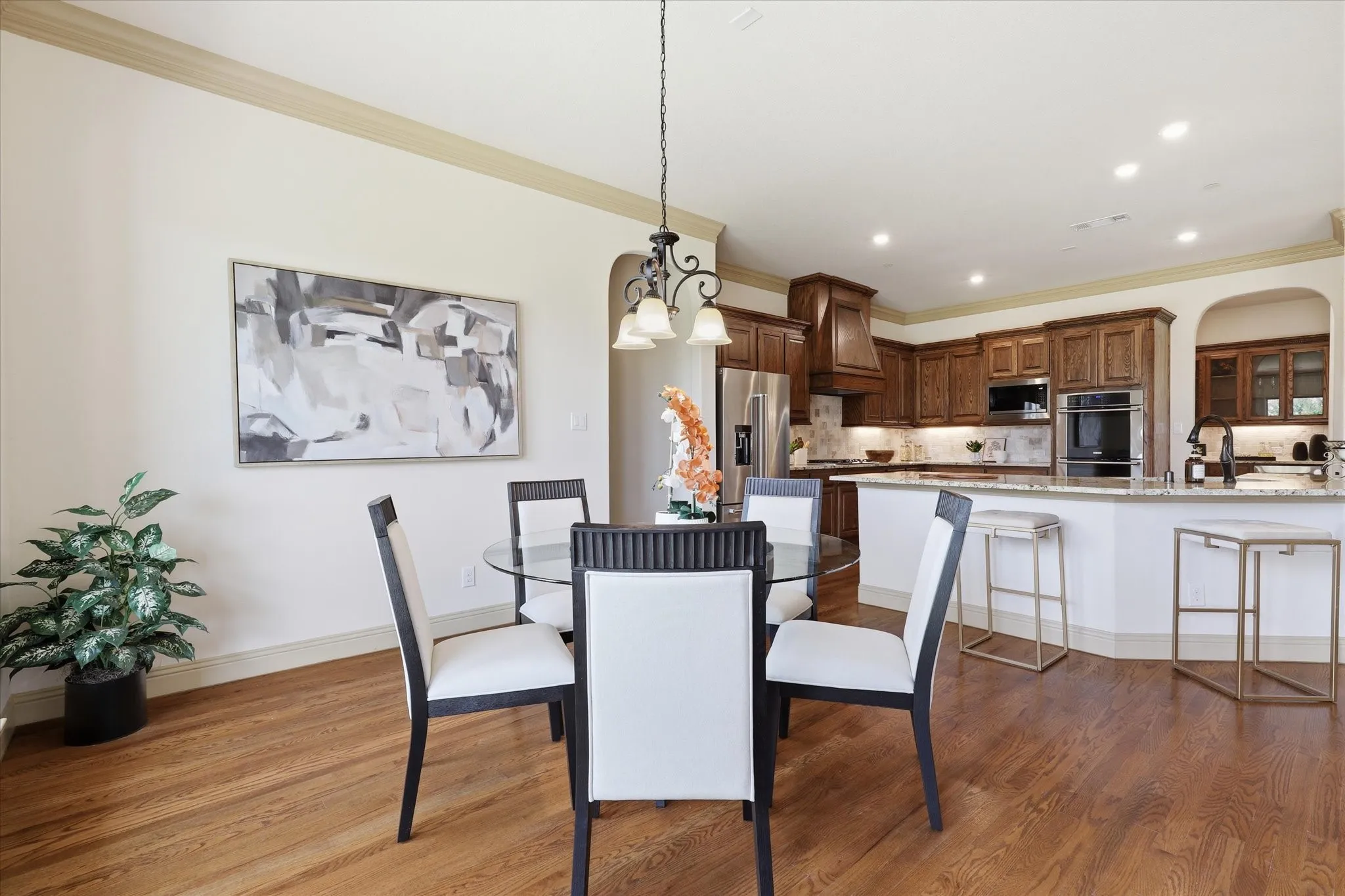 Single Family Residence For Sale in Collin County , 100 Lilyfield Drive, Lucas, Texas 75002, 4 Bedroom, 4 Bathroom, 3 Garage spaces, 3,630 Sqft, built in 2016, Preowned, Price $895,000, mls#21181647, Real Estate Agent in Lucas, Homes For Sale in Collin county, Homes For Sale in Lucas, Realtor in Lucas Texas, Real Estate Brokerage Independent Realty Texas, Luminita Cordes Realtor