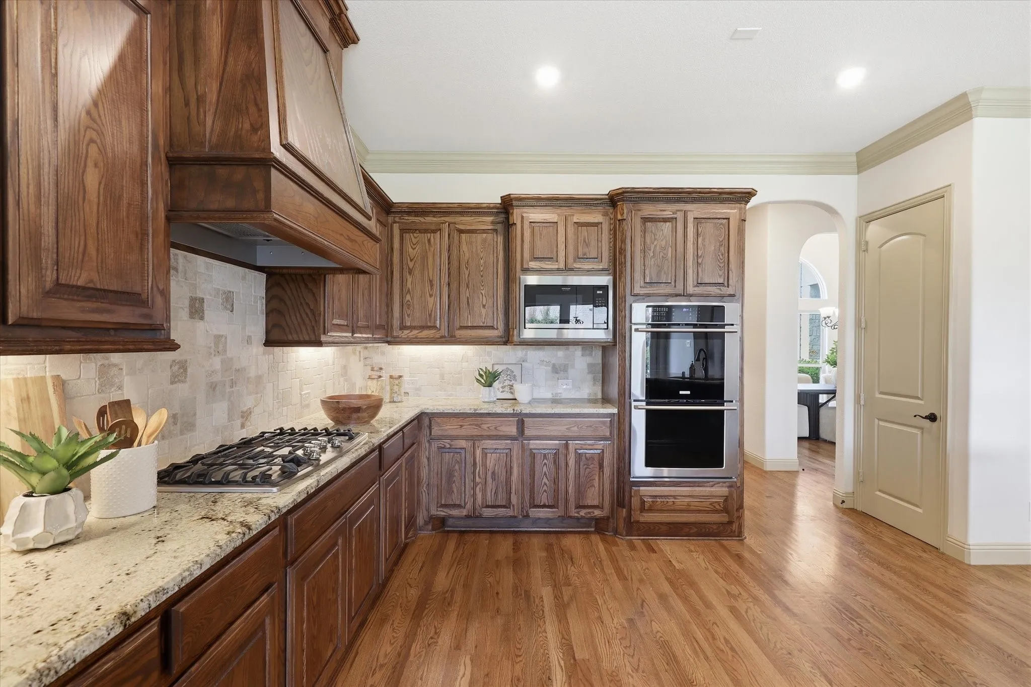 Single Family Residence For Sale in Collin County , 100 Lilyfield Drive, Lucas, Texas 75002, 4 Bedroom, 4 Bathroom, 3 Garage spaces, 3,630 Sqft, built in 2016, Preowned, Price $895,000, mls#21181647, Real Estate Agent in Lucas, Homes For Sale in Collin county, Homes For Sale in Lucas, Realtor in Lucas Texas, Real Estate Brokerage Independent Realty Texas, Luminita Cordes Realtor