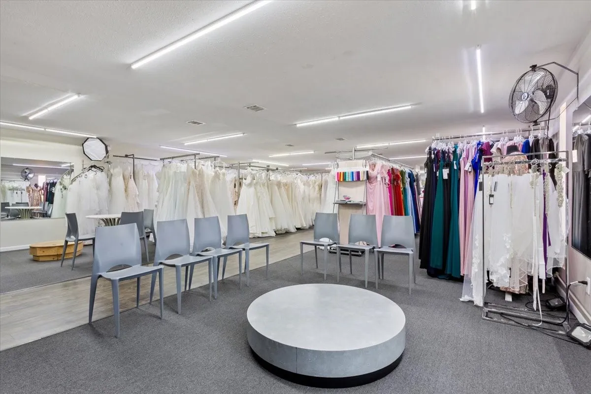 Front showroom/fitting area