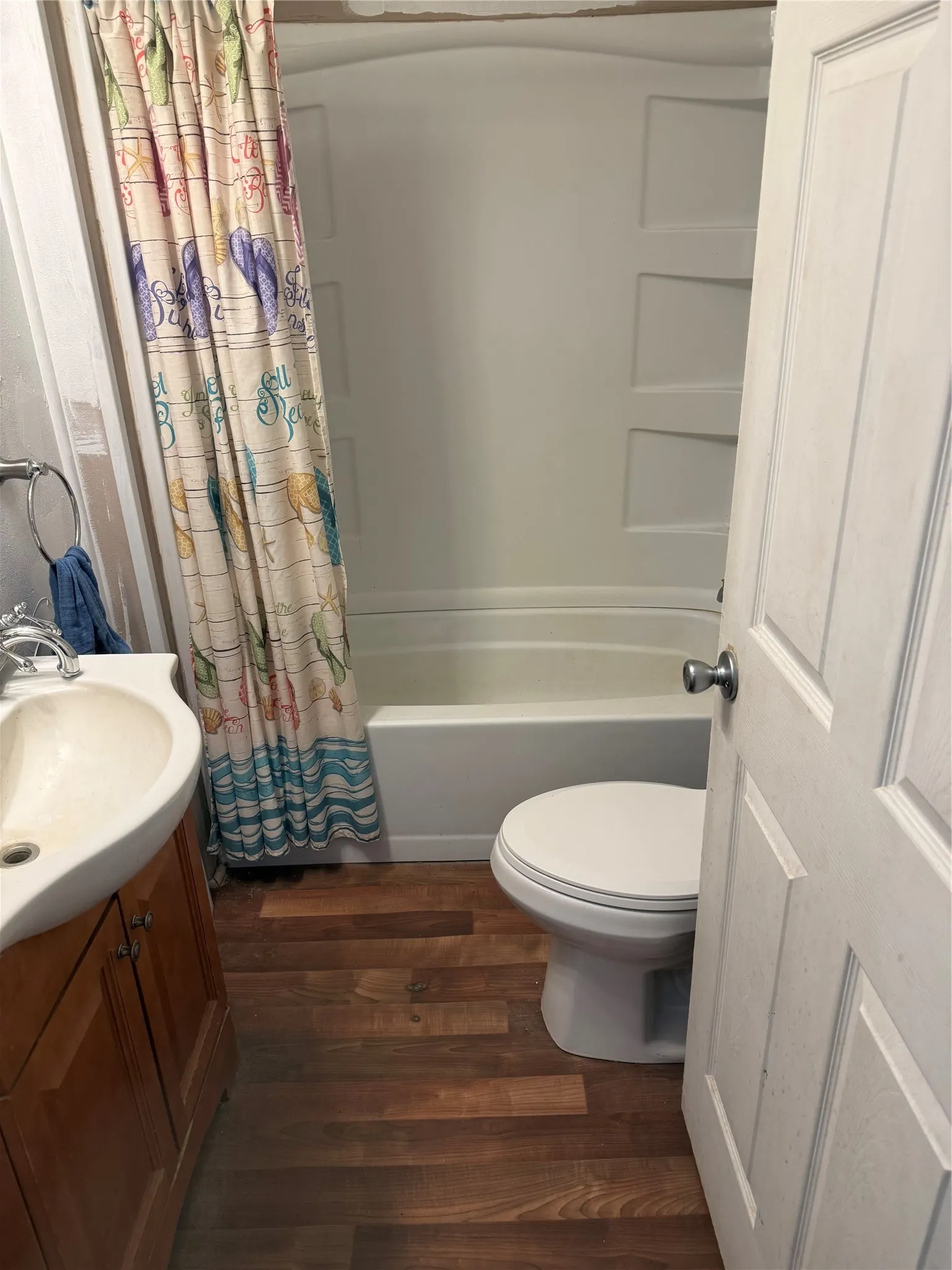Single Family Residence For Sale in Van Zandt County , 3061 co Road 4210, Athens, Texas 75752, 2 Bedroom, 1 Bathroom, Garage spaces, 625 Sqft, built in 1930, mls#21184939, Real Estate Agent in Athens, Homes For Sale in Van Zandt county, Homes For Sale in Athens, Realtor in Athens Texas, Real Estate Brokerage Independent Realty Texas, Luminita Cordes Realtor