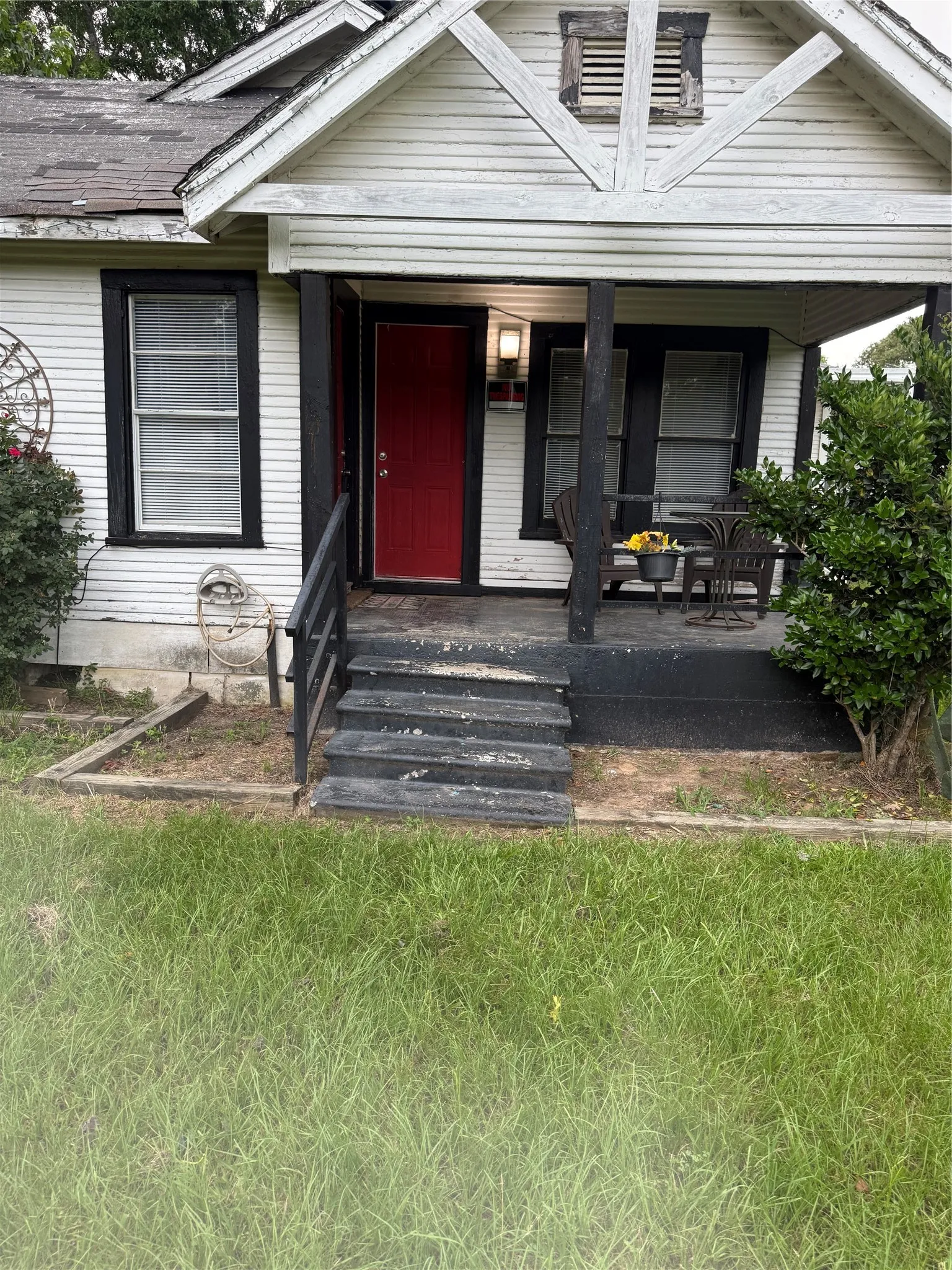 Single Family Residence For Sale in Van Zandt County , 3061 co Road 4210, Athens, Texas 75752, 2 Bedroom, 1 Bathroom, Garage spaces, 625 Sqft, built in 1930, mls#21184939, Real Estate Agent in Athens, Homes For Sale in Van Zandt county, Homes For Sale in Athens, Realtor in Athens Texas, Real Estate Brokerage Independent Realty Texas, Luminita Cordes Realtor