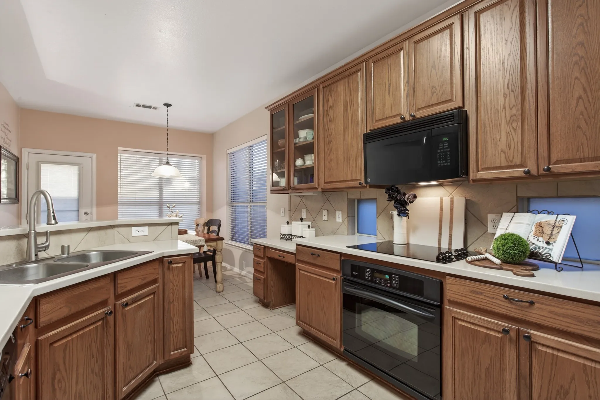 Single Family Residence For Sale in Denton County , 2724 Maple Creek Drive, Fort Worth, Texas 76177, 5 Bedroom, 4 Bathroom, 2 Garage spaces, 3,430 Sqft, built in 2005, Preowned, mls#21181296, Real Estate Agent in Fort Worth, Homes For Sale in Denton county, Homes For Sale in Fort Worth, Realtor in Fort Worth Texas, Real Estate Brokerage Independent Realty Texas, Luminita Cordes Realtor