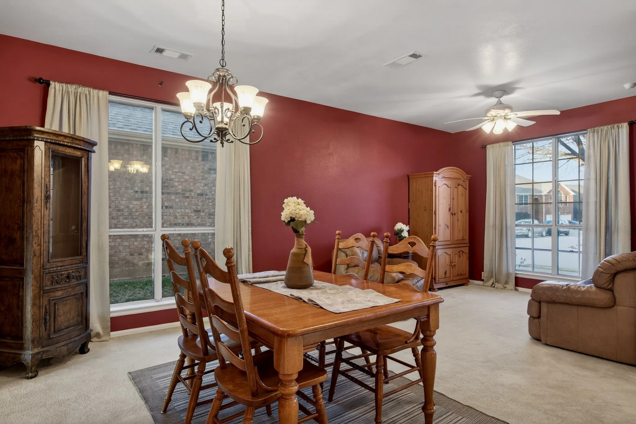 Be welcomed by an open, light-filled layout that can be configured in countless ways. The front living & dining spaces is easily transformed into a home office, additional lounge, playroom, music room, or creative studio, making the layout adaptable as life evolves.