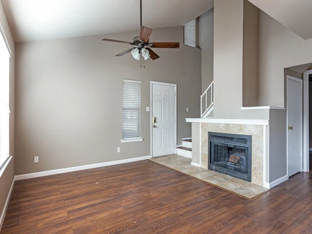 Townhouse For Sale in Tarrant County , 5618 Cedar Creek Drive 5, Benbrook, Texas 76109, 3 Bedroom, 2 Bathroom, Garage spaces, 1,155 Sqft, built in 1984, Preowned, mls#21186215, Real Estate Agent in Benbrook, Homes For Sale in Tarrant county, Homes For Sale in Benbrook, Realtor in Benbrook Texas, Real Estate Brokerage Independent Realty Texas, Luminita Cordes Realtor