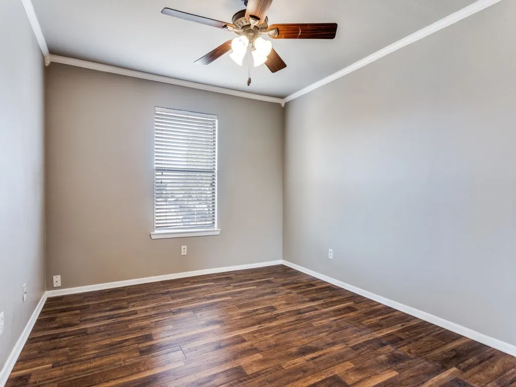 Townhouse For Sale in Tarrant County , 5618 Cedar Creek Drive 5, Benbrook, Texas 76109, 3 Bedroom, 2 Bathroom, Garage spaces, 1,155 Sqft, built in 1984, Preowned, mls#21186215, Real Estate Agent in Benbrook, Homes For Sale in Tarrant county, Homes For Sale in Benbrook, Realtor in Benbrook Texas, Real Estate Brokerage Independent Realty Texas, Luminita Cordes Realtor