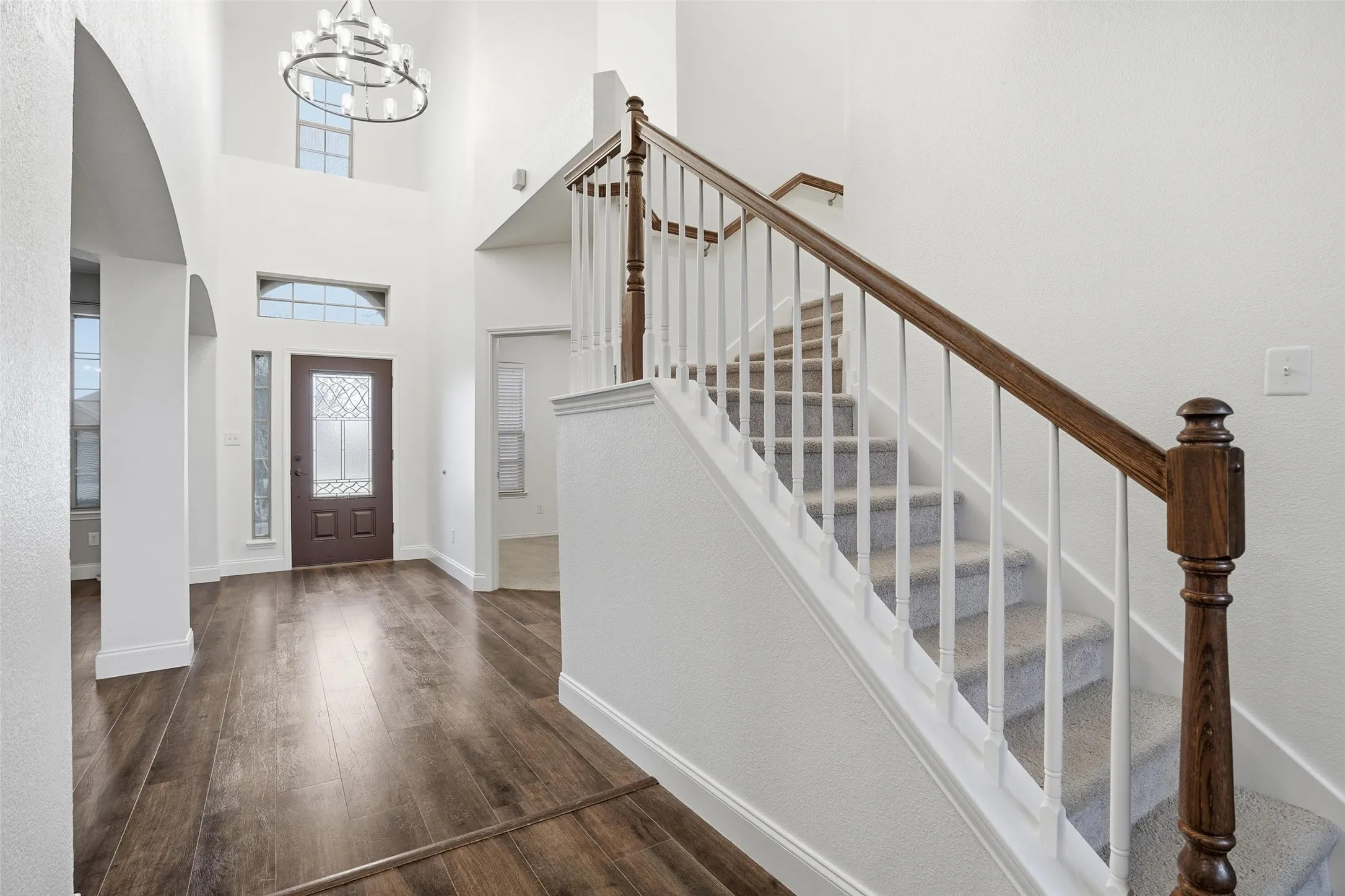 Single Family Residence For Sale in Johnson County , 508 Lakeview Circle, Burleson, Texas 76028, 4 Bedroom, 4 Bathroom, 2 Garage spaces, 3,010 Sqft, built in 2006, mls#21184162, Real Estate Agent in Burleson, Homes For Sale in Johnson county, Homes For Sale in Burleson, Realtor in Burleson Texas, Real Estate Brokerage Independent Realty Texas, Luminita Cordes Realtor