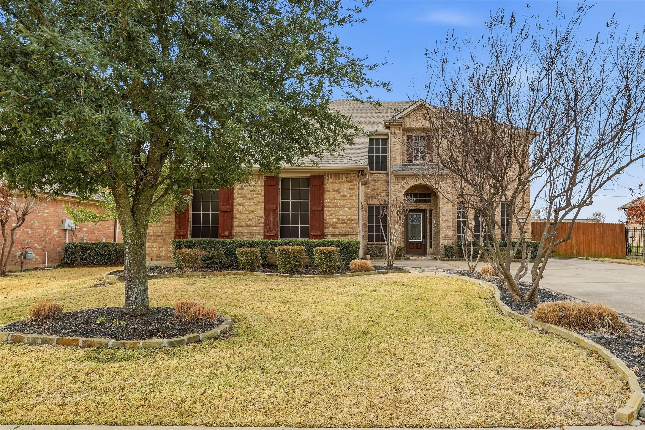 Single Family Residence For Sale in Johnson County , 508 Lakeview Circle, Burleson, Texas 76028, 4 Bedroom, 4 Bathroom, 2 Garage spaces, 3,010 Sqft, built in 2006, mls#21184162, Real Estate Agent in Burleson, Homes For Sale in Johnson county, Homes For Sale in Burleson, Realtor in Burleson Texas, Real Estate Brokerage Independent Realty Texas, Luminita Cordes Realtor