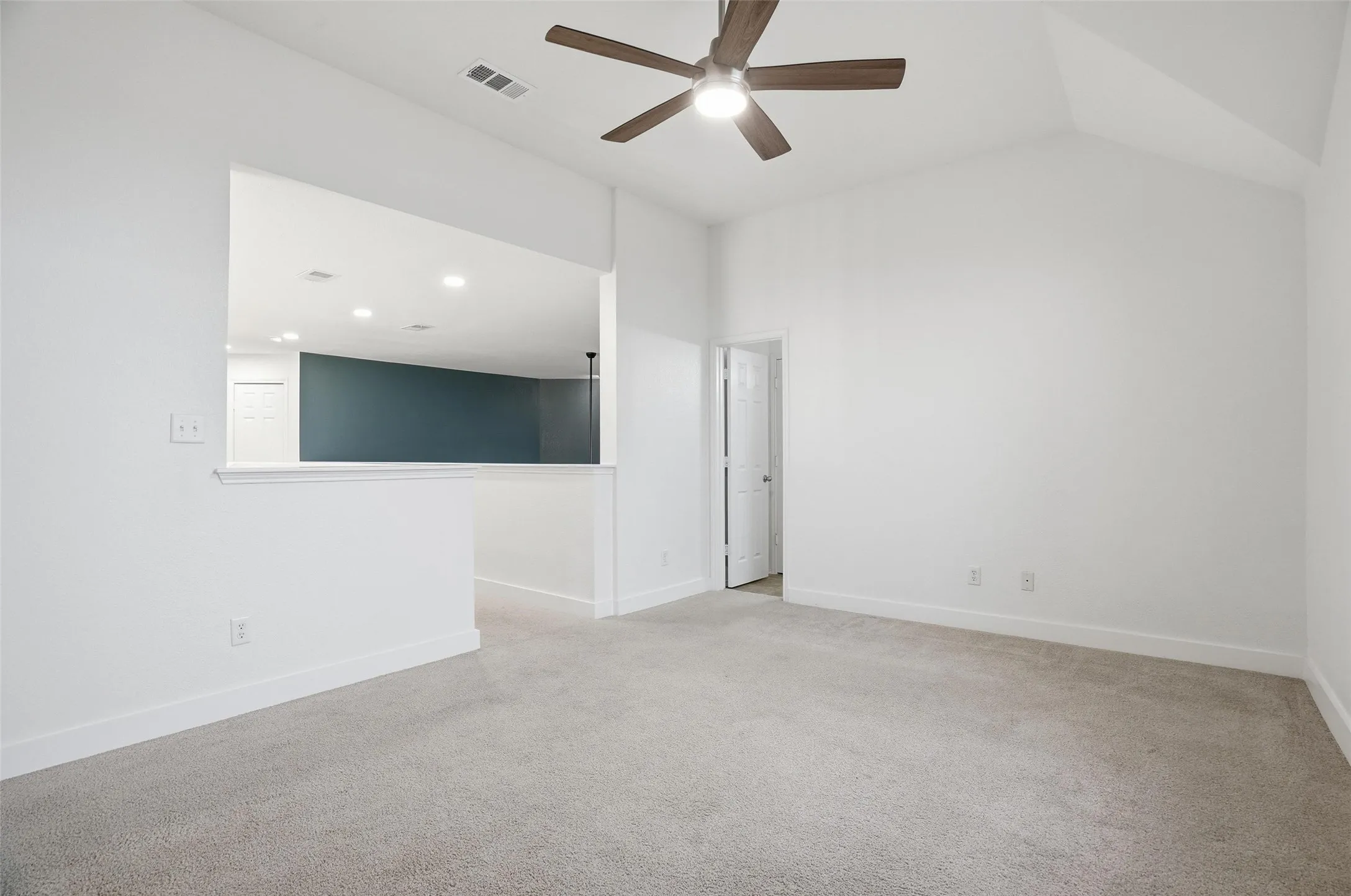 Single Family Residence For Sale in Johnson County , 508 Lakeview Circle, Burleson, Texas 76028, 4 Bedroom, 4 Bathroom, 2 Garage spaces, 3,010 Sqft, built in 2006, mls#21184162, Real Estate Agent in Burleson, Homes For Sale in Johnson county, Homes For Sale in Burleson, Realtor in Burleson Texas, Real Estate Brokerage Independent Realty Texas, Luminita Cordes Realtor