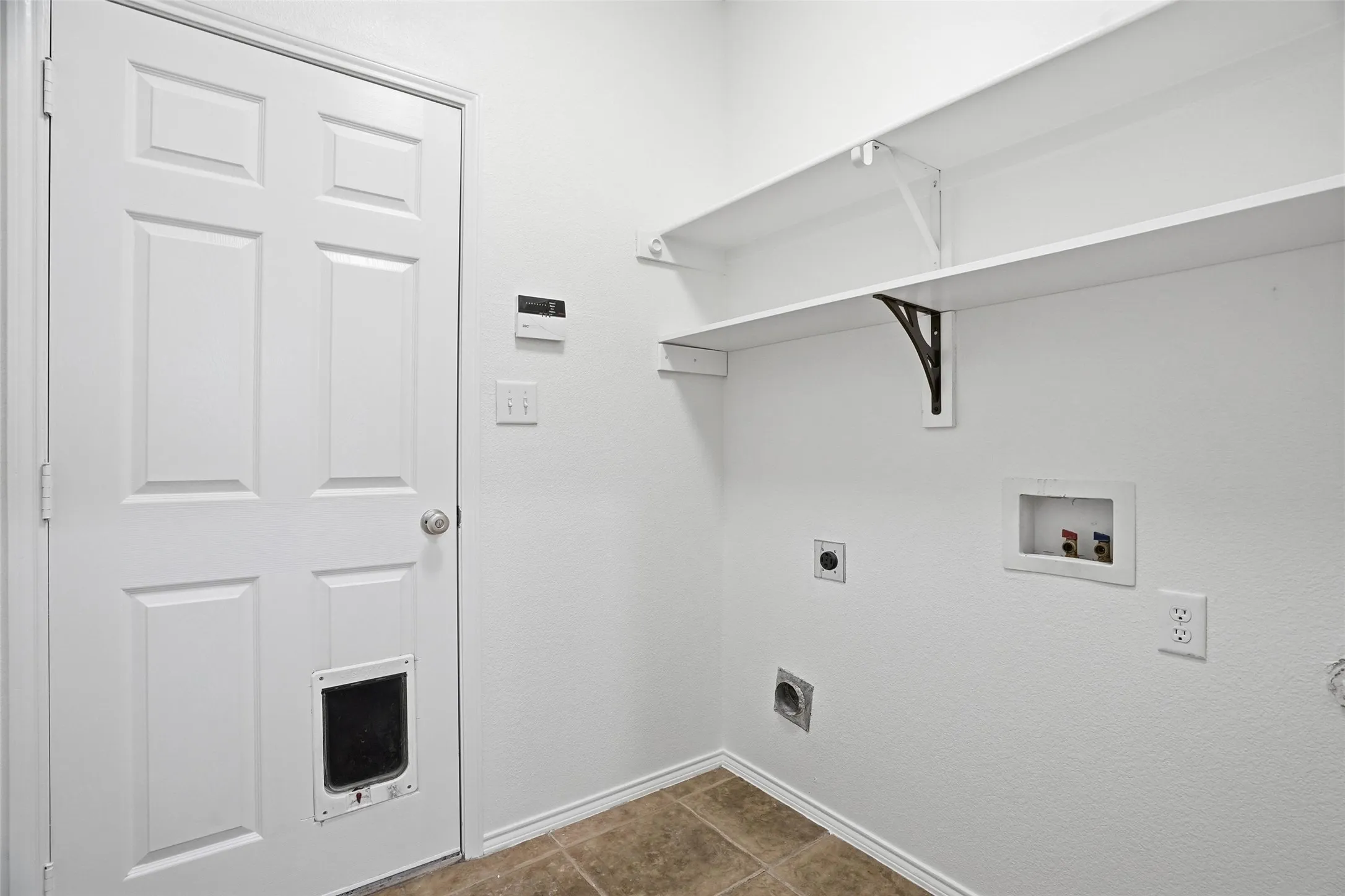 Single Family Residence For Sale in Johnson County , 508 Lakeview Circle, Burleson, Texas 76028, 4 Bedroom, 4 Bathroom, 2 Garage spaces, 3,010 Sqft, built in 2006, mls#21184162, Real Estate Agent in Burleson, Homes For Sale in Johnson county, Homes For Sale in Burleson, Realtor in Burleson Texas, Real Estate Brokerage Independent Realty Texas, Luminita Cordes Realtor