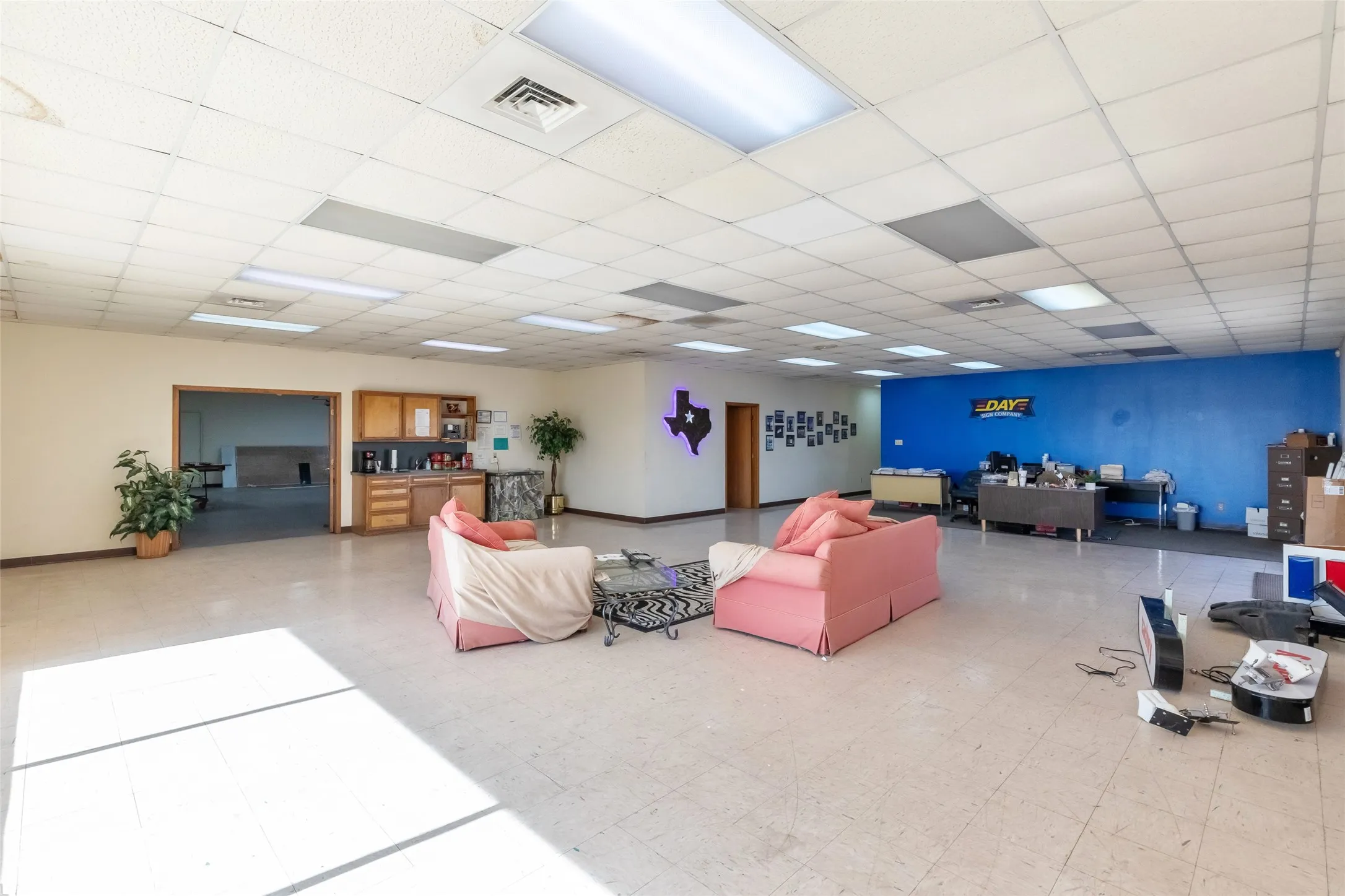 Industrial For Sale in Taylor County , 5050 E US Highway 80, Abilene, Texas 79601, 0, 0, Garage spaces, 0 Sqft, built in 1981, Preowned, mls#21182865, Real Estate Agent in Abilene, Homes For Sale in Taylor county, Homes For Sale in Abilene, Realtor in Abilene Texas, Real Estate Brokerage Independent Realty Texas, Luminita Cordes Realtor