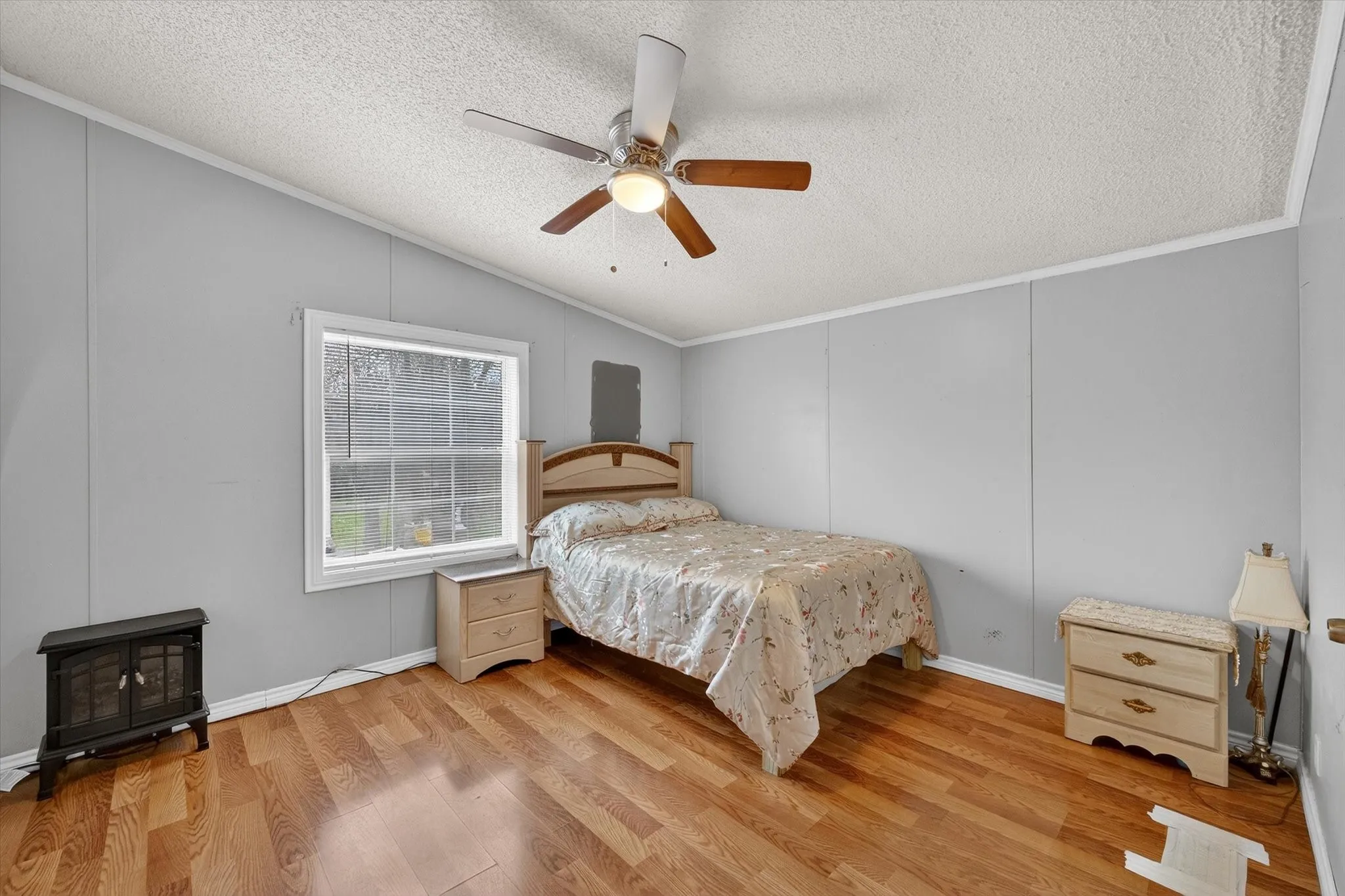 Mobile Home For Sale in Navarro County , 2301 W 13th Avenue, Corsicana, Texas 75110, 3 Bedrooms, 2 Bathrooms, 2 Garage spaces, 1,442 Sqft, built in 2003, Preowned, Price $160,000, mls#21184756, Real Estate Agent in Corsicana, Homes For Sale in Navarro county, Homes For Sale in Corsicana, Realtor in Corsicana Texas, Real Estate Brokerage Independent Realty Texas, Luminita Cordes Realtor
