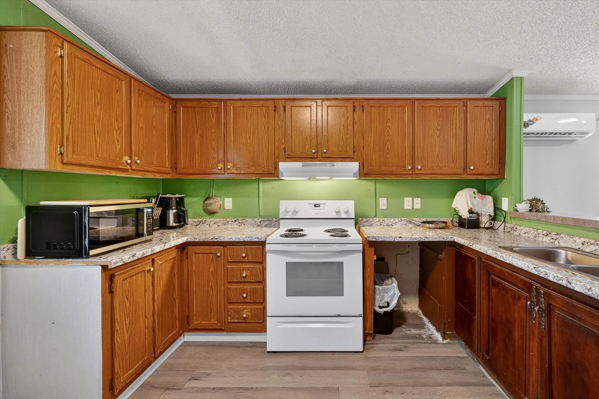 Mobile Home For Sale in Navarro County , 2301 W 13th Avenue, Corsicana, Texas 75110, 3 Bedrooms, 2 Bathrooms, 2 Garage spaces, 1,442 Sqft, built in 2003, Preowned, Price $160,000, mls#21184756, Real Estate Agent in Corsicana, Homes For Sale in Navarro county, Homes For Sale in Corsicana, Realtor in Corsicana Texas, Real Estate Brokerage Independent Realty Texas, Luminita Cordes Realtor