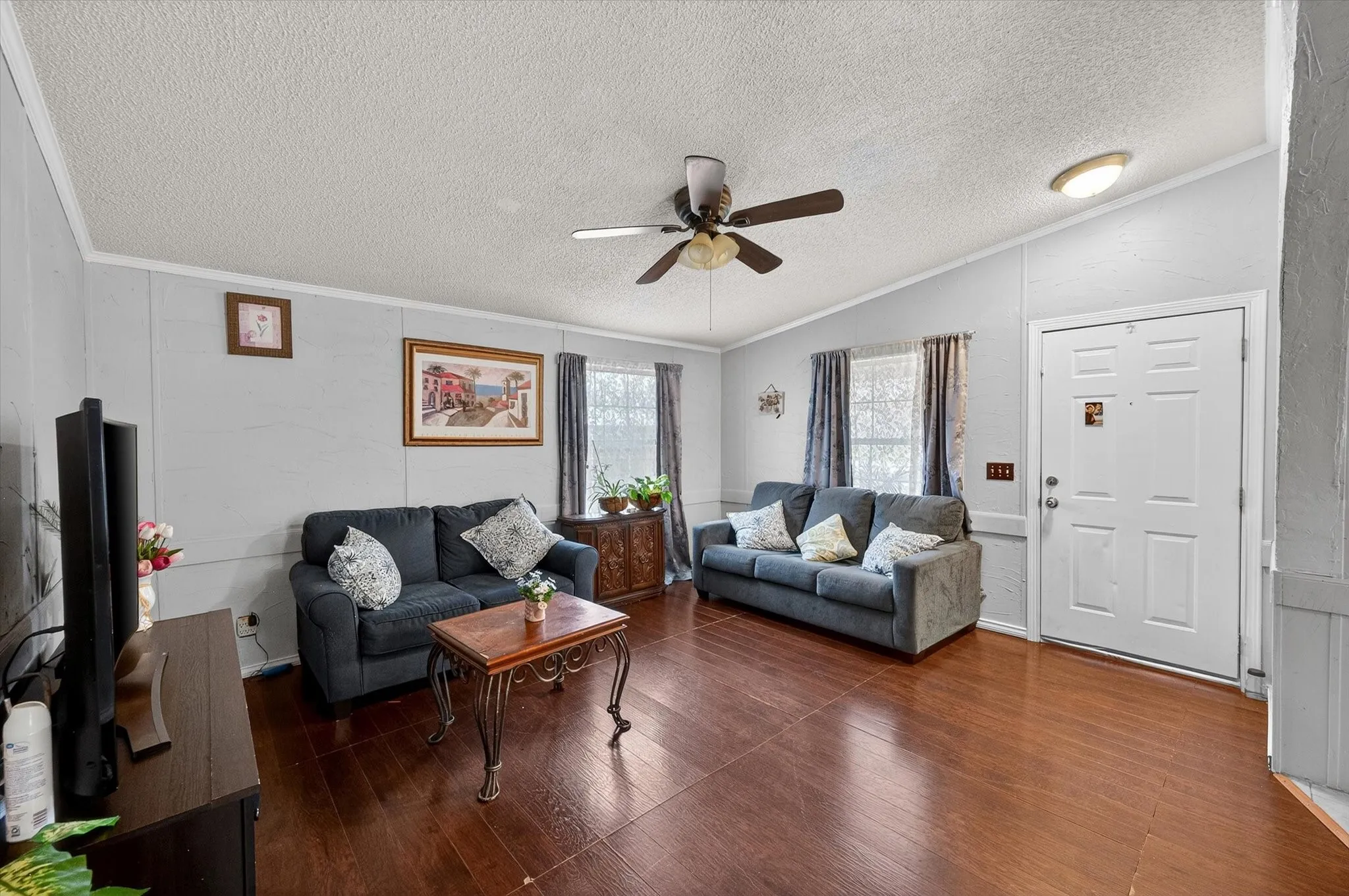 Mobile Home For Sale in Navarro County , 2301 W 13th Avenue, Corsicana, Texas 75110, 3 Bedrooms, 2 Bathrooms, 2 Garage spaces, 1,442 Sqft, built in 2003, Preowned, Price $160,000, mls#21184756, Real Estate Agent in Corsicana, Homes For Sale in Navarro county, Homes For Sale in Corsicana, Realtor in Corsicana Texas, Real Estate Brokerage Independent Realty Texas, Luminita Cordes Realtor