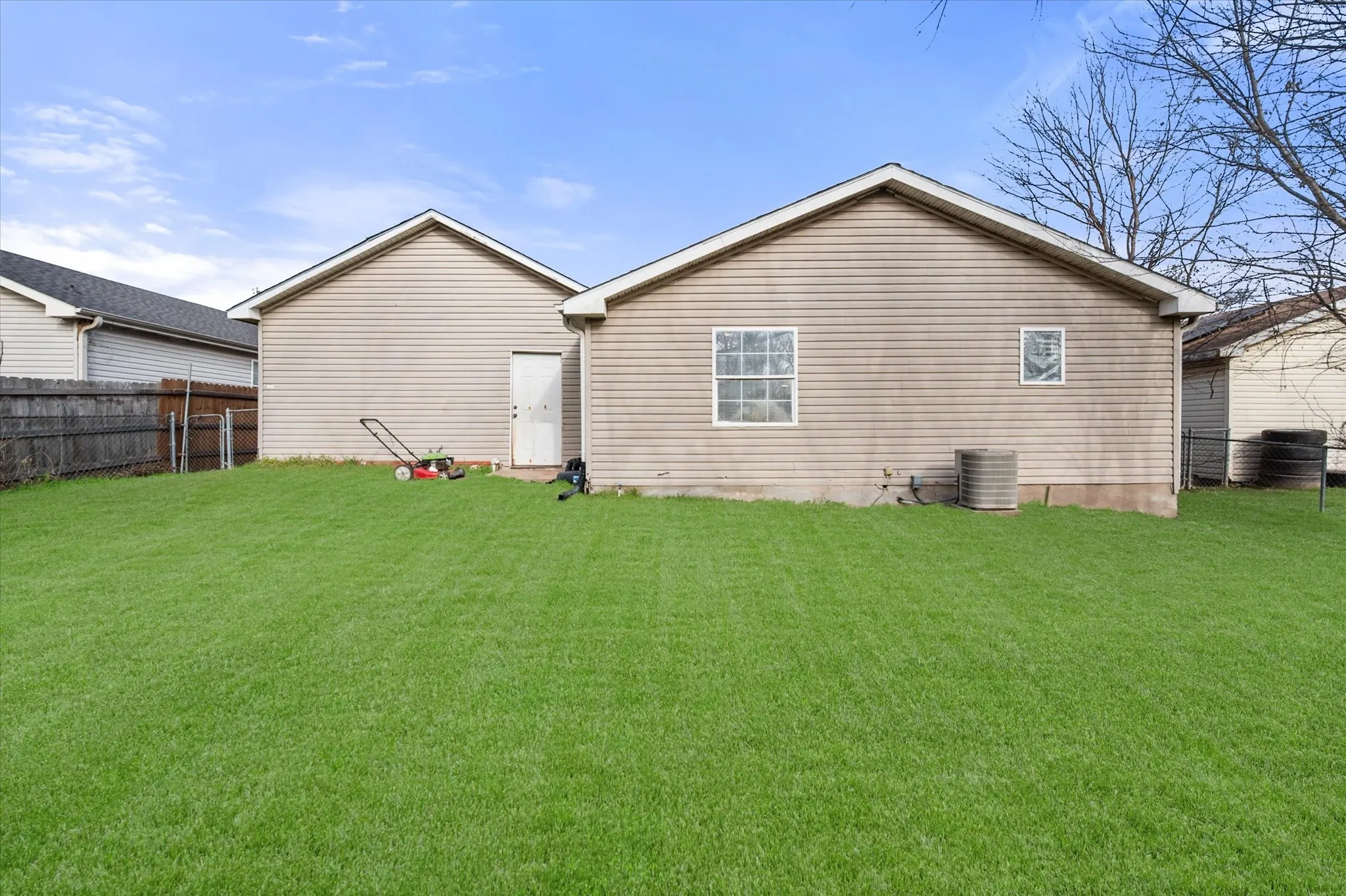 Mobile Home For Sale in Navarro County , 2301 W 13th Avenue, Corsicana, Texas 75110, 3 Bedrooms, 2 Bathrooms, 2 Garage spaces, 1,442 Sqft, built in 2003, Preowned, Price $160,000, mls#21184756, Real Estate Agent in Corsicana, Homes For Sale in Navarro county, Homes For Sale in Corsicana, Realtor in Corsicana Texas, Real Estate Brokerage Independent Realty Texas, Luminita Cordes Realtor