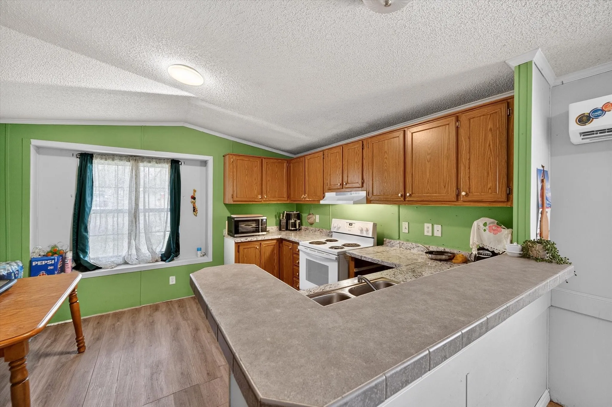 Mobile Home For Sale in Navarro County , 2301 W 13th Avenue, Corsicana, Texas 75110, 3 Bedrooms, 2 Bathrooms, 2 Garage spaces, 1,442 Sqft, built in 2003, Preowned, Price $160,000, mls#21184756, Real Estate Agent in Corsicana, Homes For Sale in Navarro county, Homes For Sale in Corsicana, Realtor in Corsicana Texas, Real Estate Brokerage Independent Realty Texas, Luminita Cordes Realtor