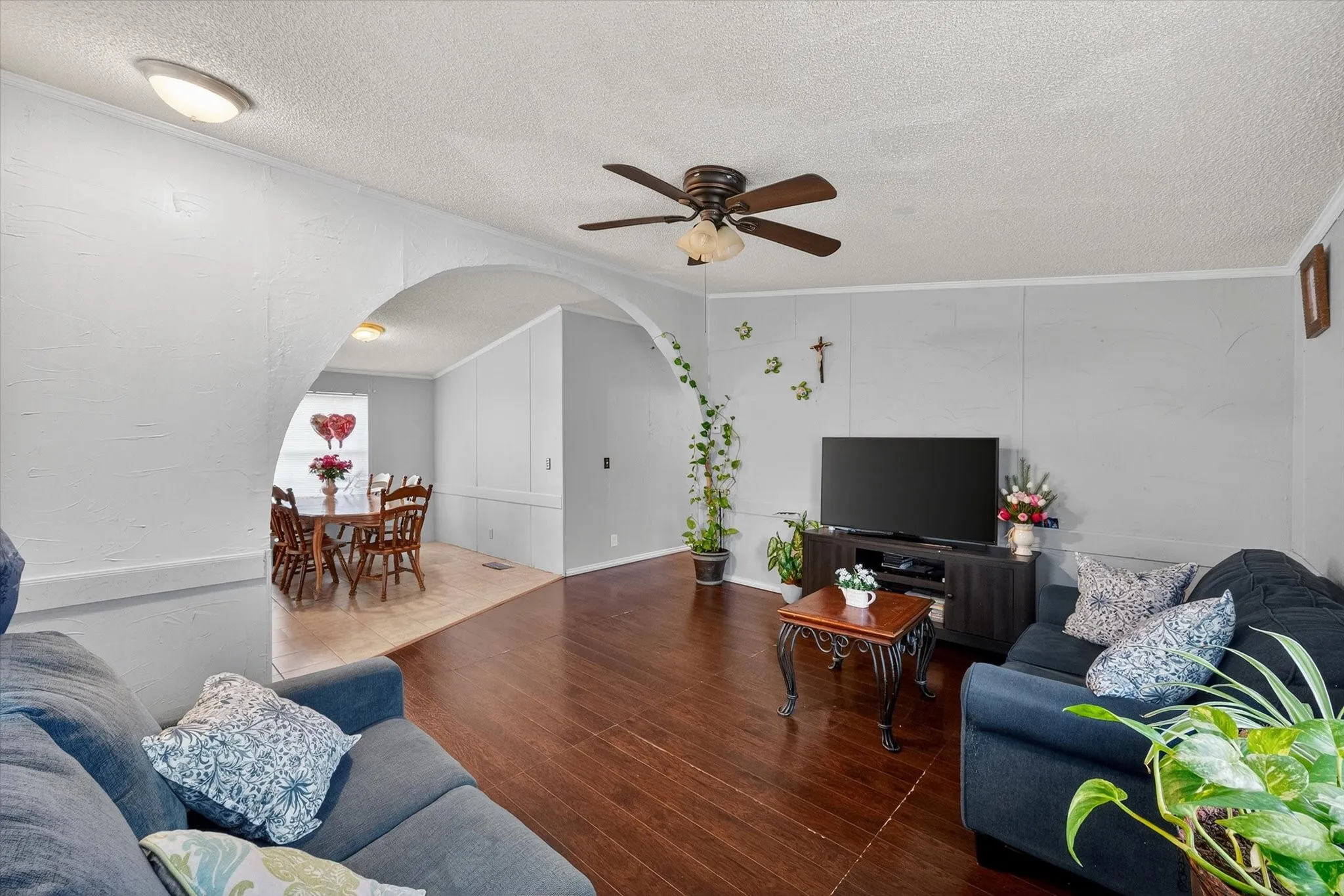 Mobile Home For Sale in Navarro County , 2301 W 13th Avenue, Corsicana, Texas 75110, 3 Bedrooms, 2 Bathrooms, 2 Garage spaces, 1,442 Sqft, built in 2003, Preowned, Price $160,000, mls#21184756, Real Estate Agent in Corsicana, Homes For Sale in Navarro county, Homes For Sale in Corsicana, Realtor in Corsicana Texas, Real Estate Brokerage Independent Realty Texas, Luminita Cordes Realtor