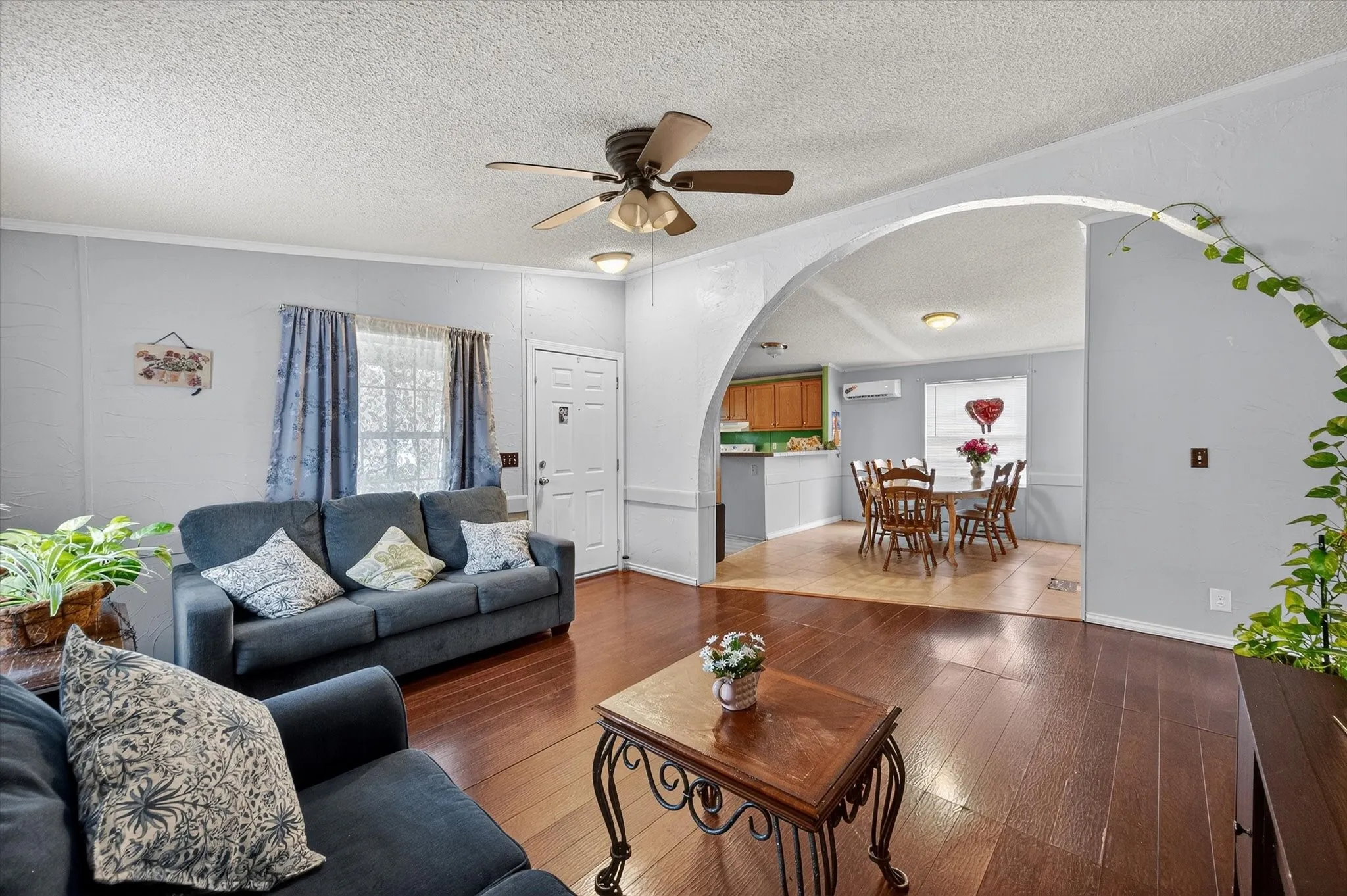 Mobile Home For Sale in Navarro County , 2301 W 13th Avenue, Corsicana, Texas 75110, 3 Bedrooms, 2 Bathrooms, 2 Garage spaces, 1,442 Sqft, built in 2003, Preowned, Price $160,000, mls#21184756, Real Estate Agent in Corsicana, Homes For Sale in Navarro county, Homes For Sale in Corsicana, Realtor in Corsicana Texas, Real Estate Brokerage Independent Realty Texas, Luminita Cordes Realtor