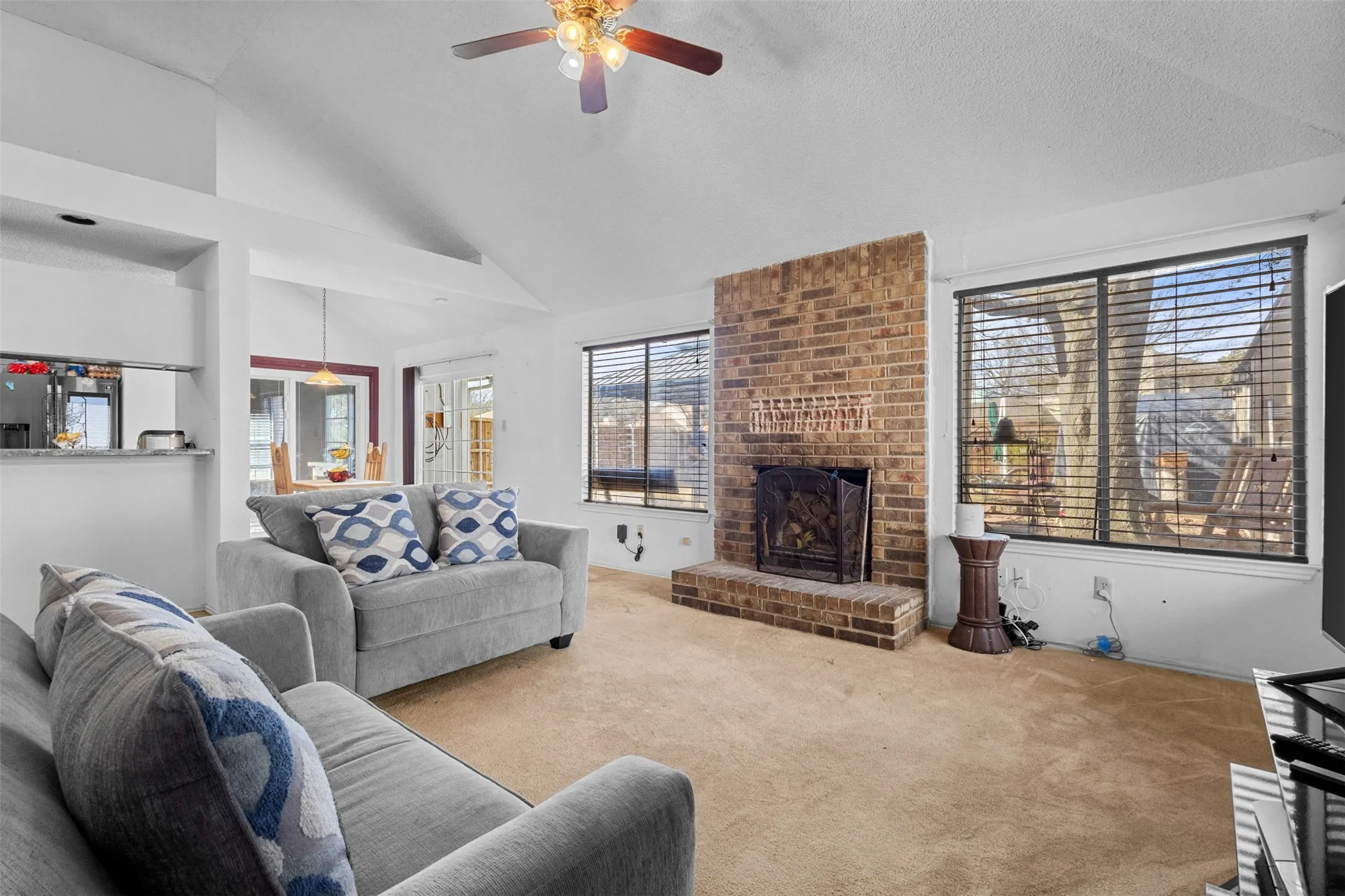Single Family Residence For Sale in Dallas County , 3201 Auburn Drive, Rowlett, Texas 75088, 4 Bedrooms, 2 Bathrooms, Garage spaces, 2,581 Sqft, built in 1986, Price $345,000, mls#21186391, Real Estate Agent in Rowlett, Homes For Sale in Dallas county, Homes For Sale in Rowlett, Realtor in Rowlett Texas, Real Estate Brokerage Independent Realty Texas, Luminita Cordes Realtor
