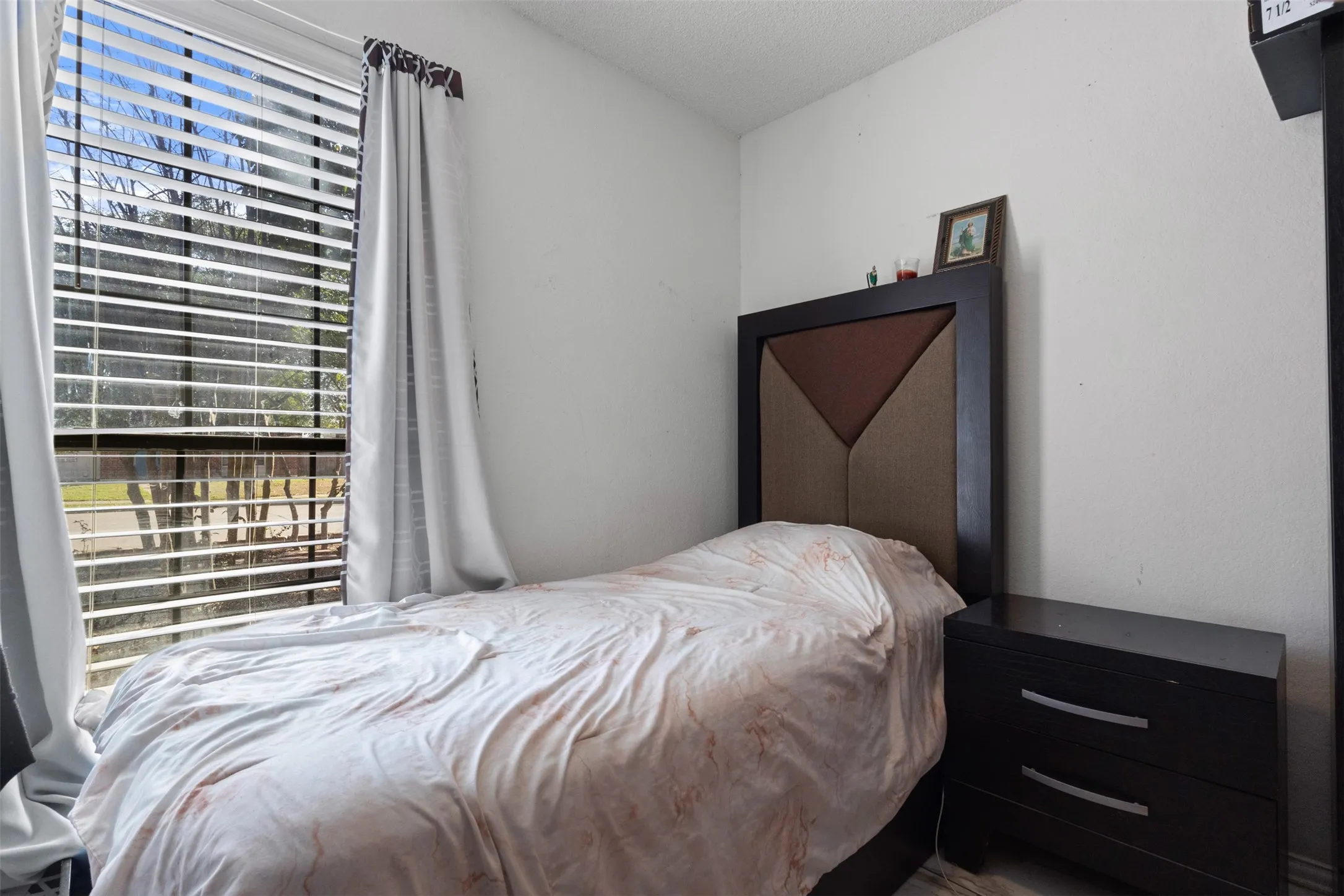Single Family Residence For Sale in Dallas County , 3201 Auburn Drive, Rowlett, Texas 75088, 4 Bedrooms, 2 Bathrooms, Garage spaces, 2,581 Sqft, built in 1986, Price $345,000, mls#21186391, Real Estate Agent in Rowlett, Homes For Sale in Dallas county, Homes For Sale in Rowlett, Realtor in Rowlett Texas, Real Estate Brokerage Independent Realty Texas, Luminita Cordes Realtor