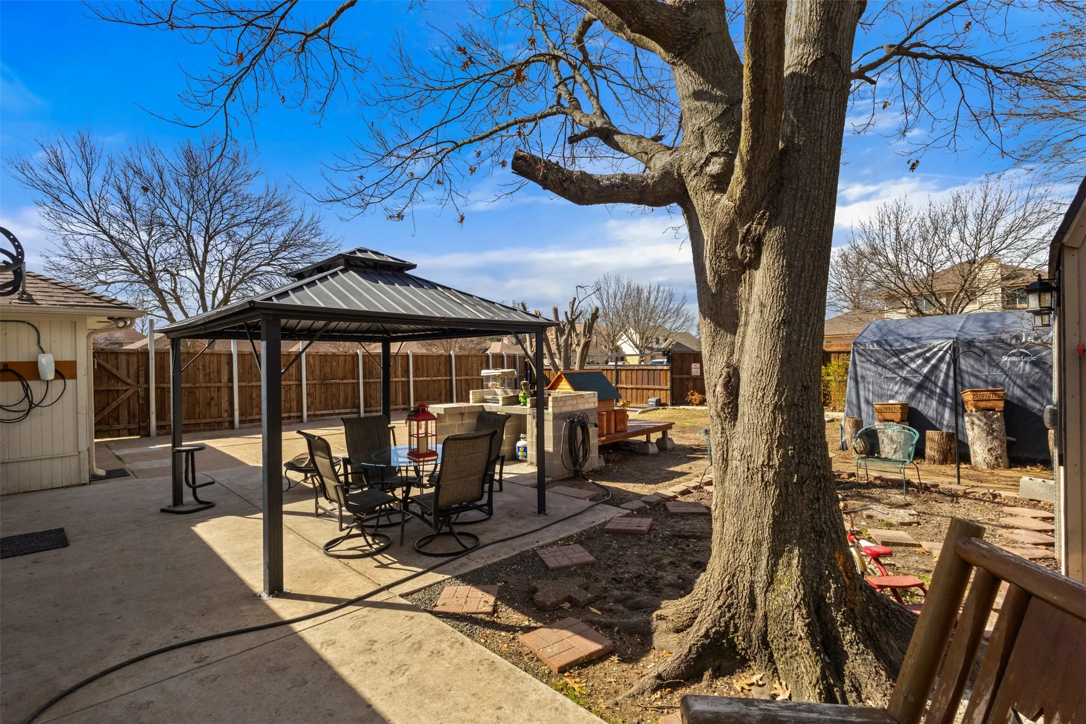 Single Family Residence For Sale in Dallas County , 3201 Auburn Drive, Rowlett, Texas 75088, 4 Bedrooms, 2 Bathrooms, Garage spaces, 2,581 Sqft, built in 1986, Price $345,000, mls#21186391, Real Estate Agent in Rowlett, Homes For Sale in Dallas county, Homes For Sale in Rowlett, Realtor in Rowlett Texas, Real Estate Brokerage Independent Realty Texas, Luminita Cordes Realtor