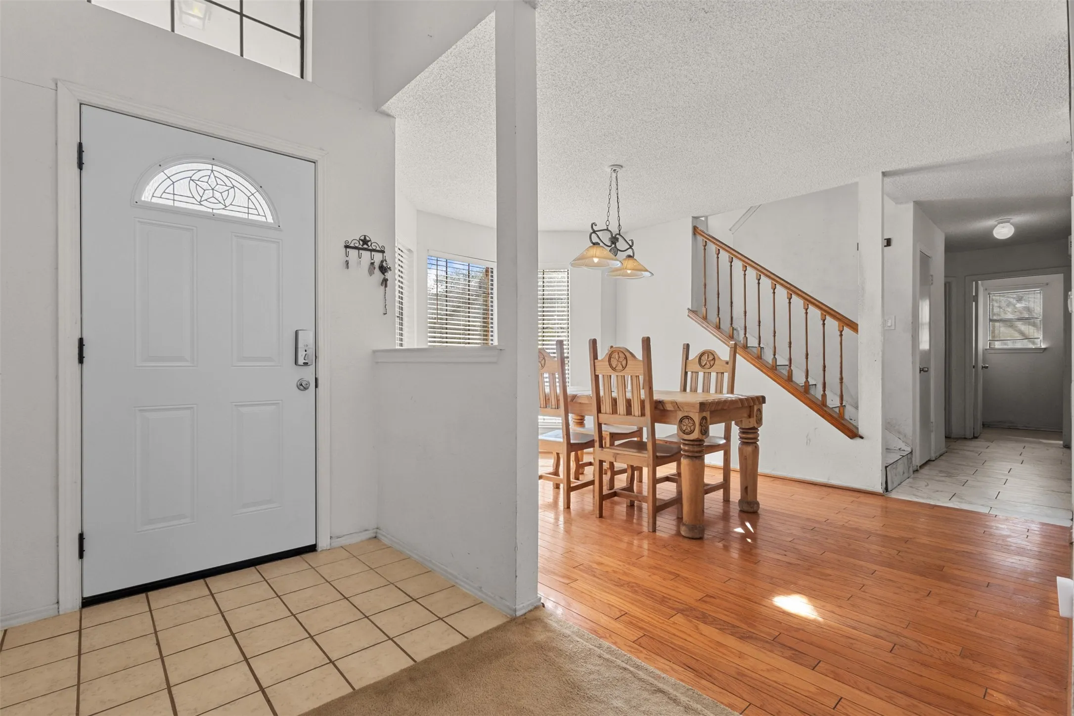 Single Family Residence For Sale in Dallas County , 3201 Auburn Drive, Rowlett, Texas 75088, 4 Bedrooms, 2 Bathrooms, Garage spaces, 2,581 Sqft, built in 1986, Price $345,000, mls#21186391, Real Estate Agent in Rowlett, Homes For Sale in Dallas county, Homes For Sale in Rowlett, Realtor in Rowlett Texas, Real Estate Brokerage Independent Realty Texas, Luminita Cordes Realtor