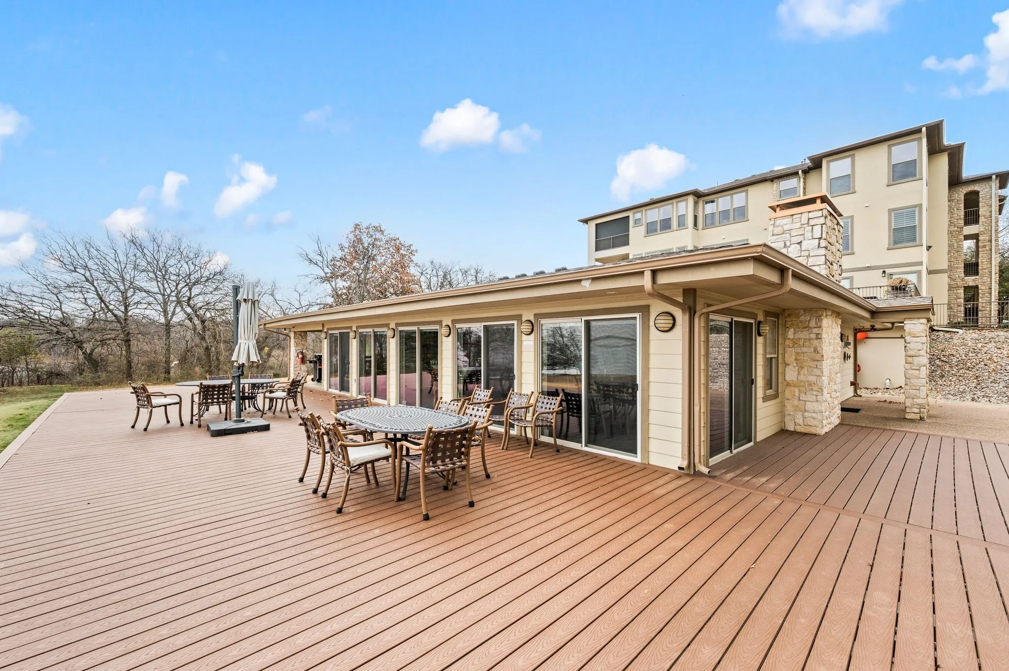 Condominium For Sale in Denton County , 500 Waters Edge Drive 137, Lake Dallas, Texas 75065, 3 Bedroom, 2 Bathroom, 2 Garage spaces, 1,581 Sqft, built in 2005, Preowned, mls#21185783, Real Estate Agent in Lake Dallas, Homes For Sale in Denton county, Homes For Sale in Lake Dallas, Realtor in Lake Dallas Texas, Real Estate Brokerage Independent Realty Texas, Luminita Cordes Realtor