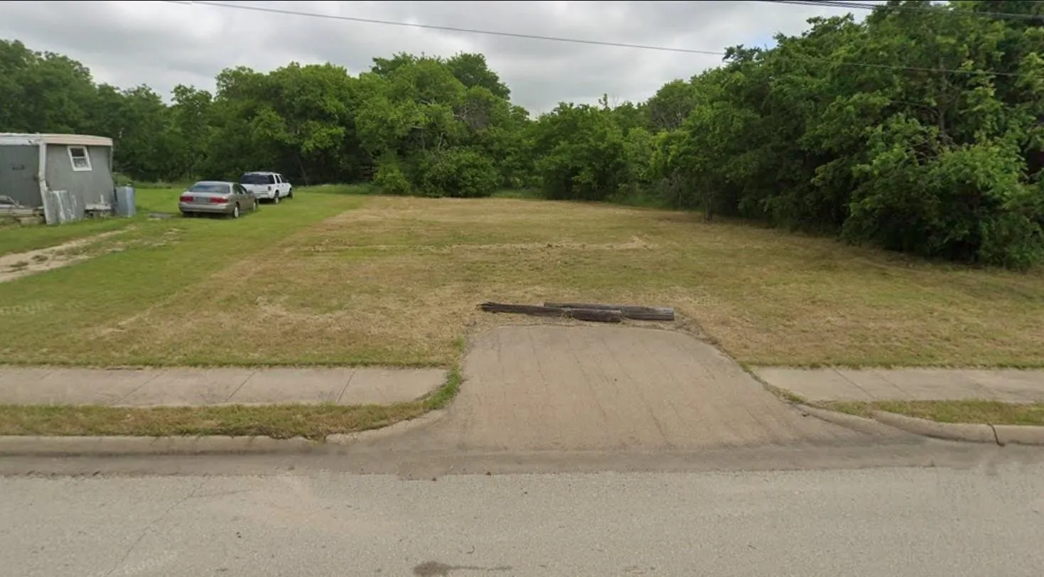 Unimproved Land For Sale in Johnson County , 711 E Davis Avenue, Alvarado, Texas 76009, 0, 0, Garage spaces, 0 Sqft, built in 0, Price $149,000, mls#21186453, Real Estate Agent in Alvarado, Homes For Sale in Johnson county, Homes For Sale in Alvarado, Realtor in Alvarado Texas, Real Estate Brokerage Independent Realty Texas, Luminita Cordes Realtor