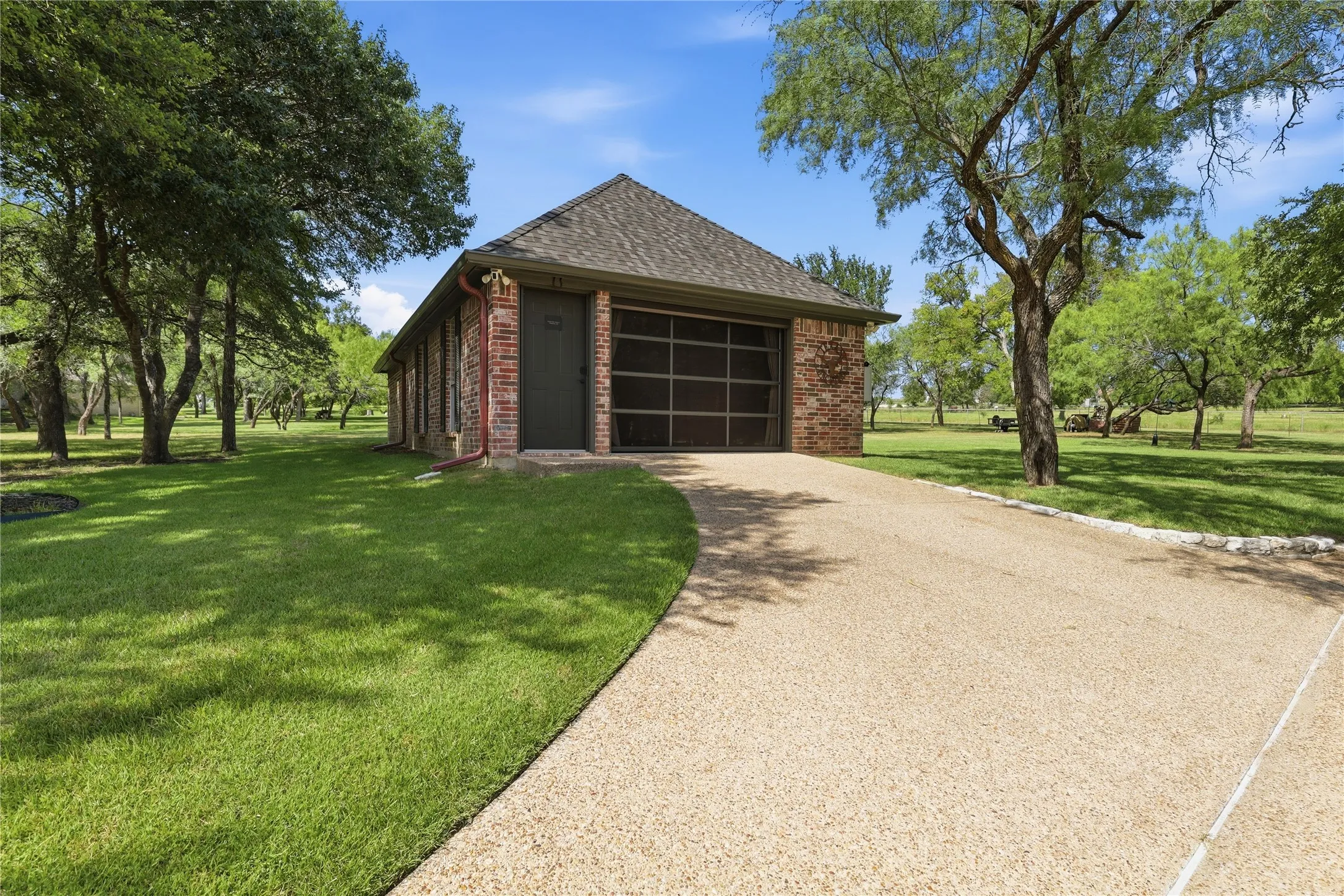 Single Family Residence For Sale in Tarrant County , 4405 Richardson Ranch Road, Fort Worth, Texas 76126, 4 Bedroom, 5 Bathroom, 3 Garage spaces, 3,802 Sqft, built in 2002, Preowned, mls#21183843, Real Estate Agent in Fort Worth, Homes For Sale in Tarrant county, Homes For Sale in Fort Worth, Realtor in Fort Worth Texas, Real Estate Brokerage Independent Realty Texas, Luminita Cordes Realtor