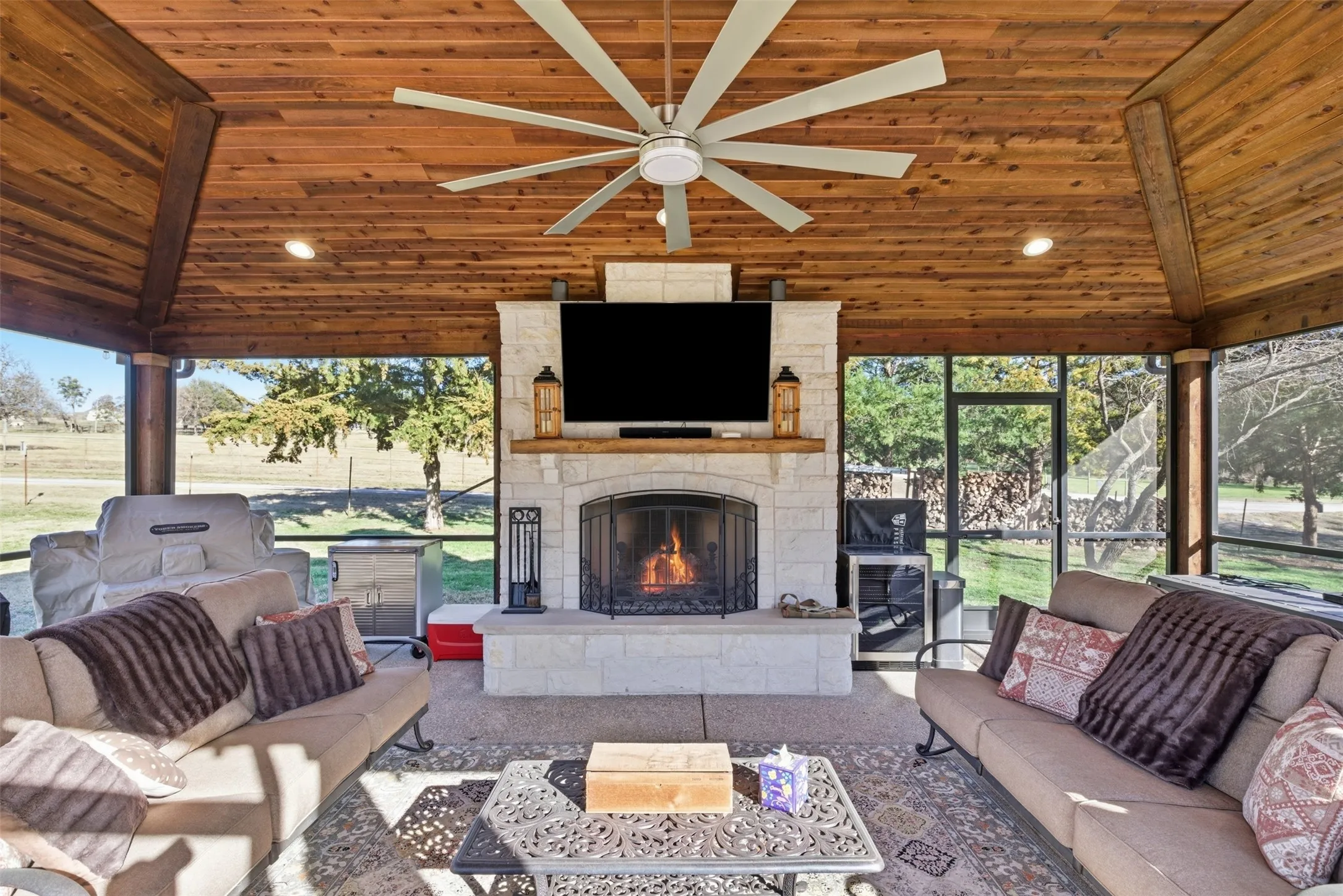Single Family Residence For Sale in Tarrant County , 4405 Richardson Ranch Road, Fort Worth, Texas 76126, 4 Bedroom, 5 Bathroom, 3 Garage spaces, 3,802 Sqft, built in 2002, Preowned, mls#21183843, Real Estate Agent in Fort Worth, Homes For Sale in Tarrant county, Homes For Sale in Fort Worth, Realtor in Fort Worth Texas, Real Estate Brokerage Independent Realty Texas, Luminita Cordes Realtor