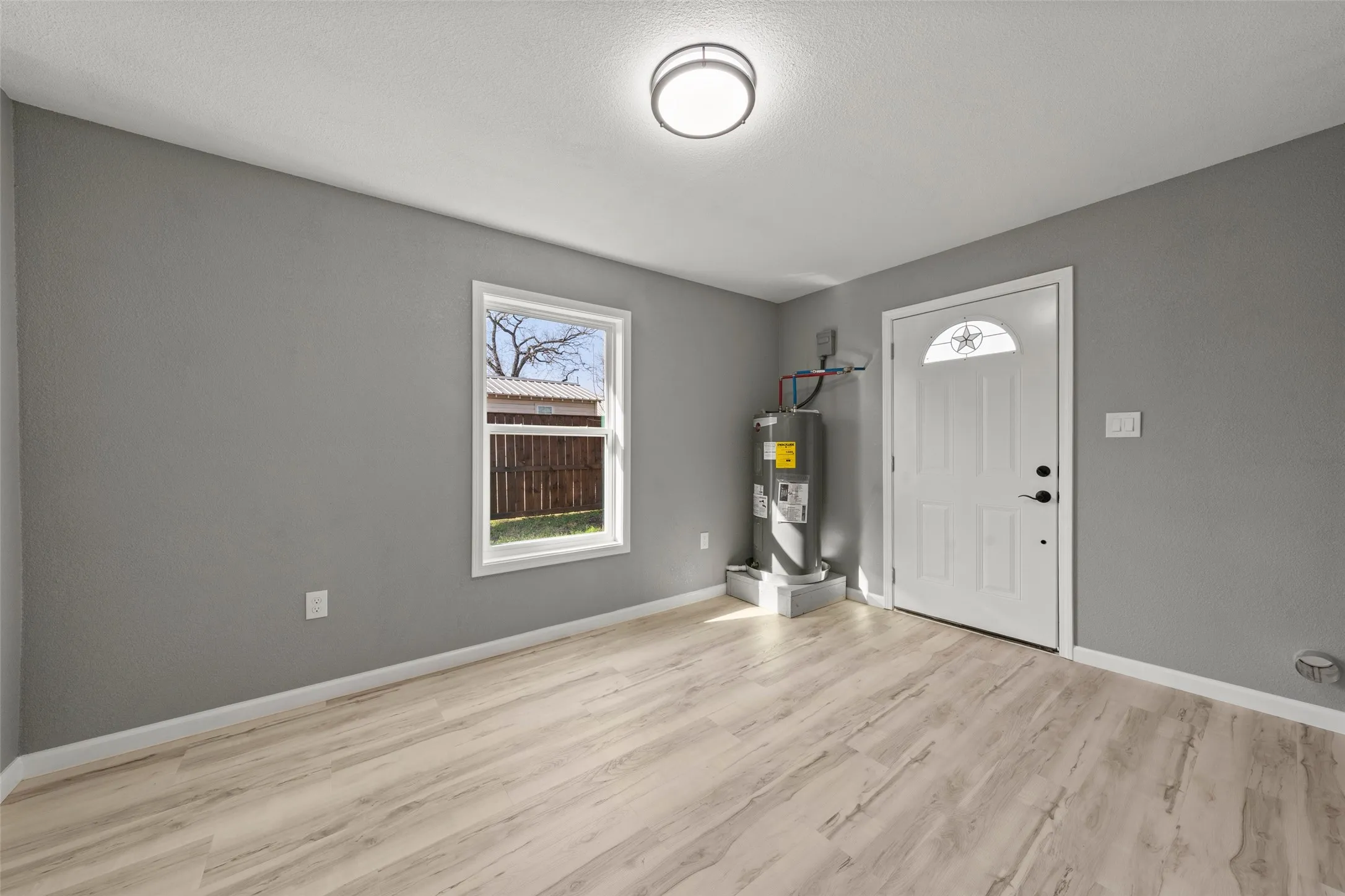 Single Family Residence For Sale in Bosque County , 108 9th Street, Valley Mills, Texas 76689, 3 Bedroom, 1 Bathroom, Garage spaces, 1,046 Sqft, built in 1950, Preowned, mls#21186358, Real Estate Agent in Valley Mills, Homes For Sale in Bosque county, Homes For Sale in Valley Mills, Realtor in Valley Mills Texas, Real Estate Brokerage Independent Realty Texas, Luminita Cordes Realtor