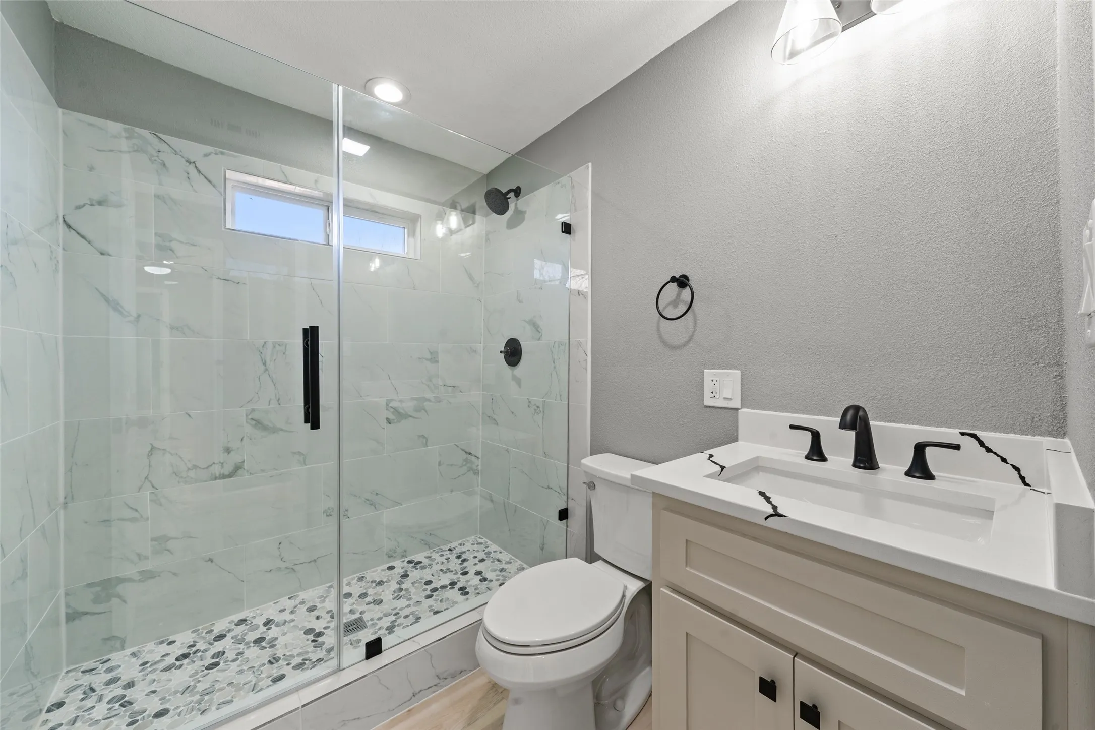 Single Family Residence For Sale in Bosque County , 108 9th Street, Valley Mills, Texas 76689, 3 Bedroom, 1 Bathroom, Garage spaces, 1,046 Sqft, built in 1950, Preowned, mls#21186358, Real Estate Agent in Valley Mills, Homes For Sale in Bosque county, Homes For Sale in Valley Mills, Realtor in Valley Mills Texas, Real Estate Brokerage Independent Realty Texas, Luminita Cordes Realtor