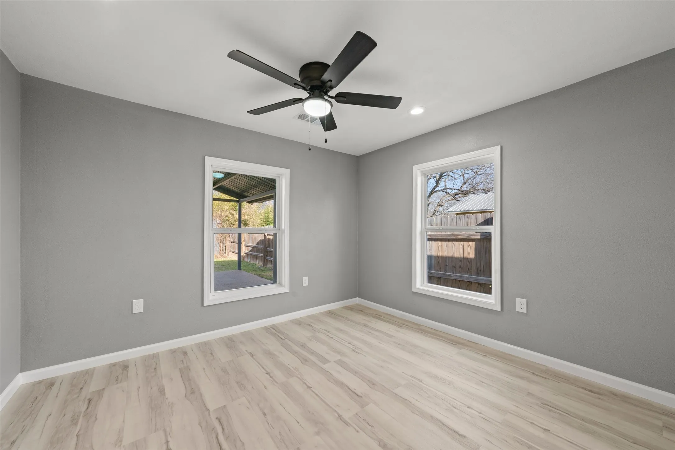Single Family Residence For Sale in Bosque County , 108 9th Street, Valley Mills, Texas 76689, 3 Bedroom, 1 Bathroom, Garage spaces, 1,046 Sqft, built in 1950, Preowned, mls#21186358, Real Estate Agent in Valley Mills, Homes For Sale in Bosque county, Homes For Sale in Valley Mills, Realtor in Valley Mills Texas, Real Estate Brokerage Independent Realty Texas, Luminita Cordes Realtor