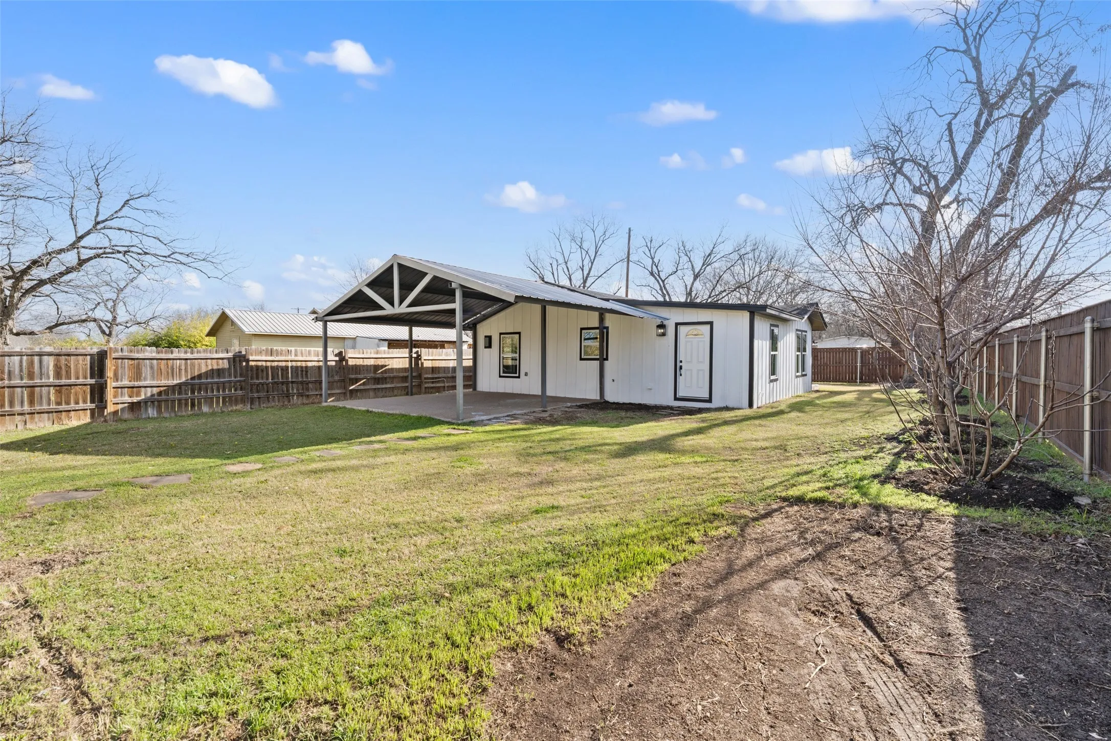 Single Family Residence For Sale in Bosque County , 108 9th Street, Valley Mills, Texas 76689, 3 Bedroom, 1 Bathroom, Garage spaces, 1,046 Sqft, built in 1950, Preowned, mls#21186358, Real Estate Agent in Valley Mills, Homes For Sale in Bosque county, Homes For Sale in Valley Mills, Realtor in Valley Mills Texas, Real Estate Brokerage Independent Realty Texas, Luminita Cordes Realtor