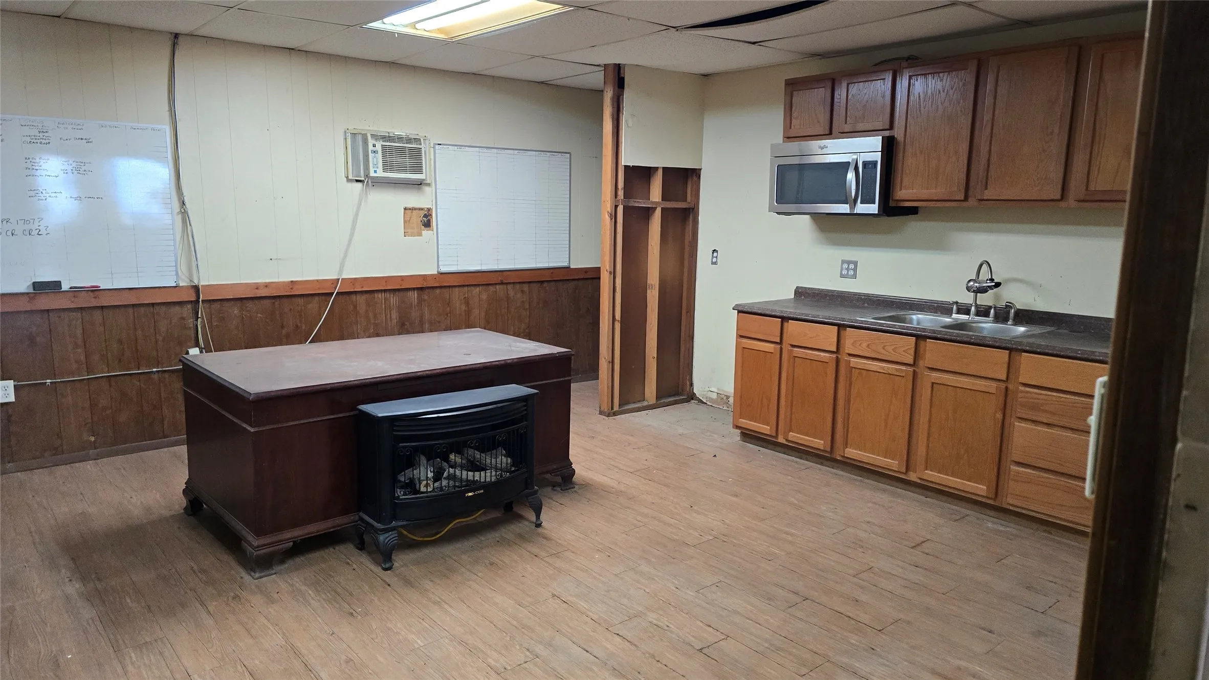 Retail For Sale in Erath County , 367 E Washington Street, Stephenville, Texas 76401, 0, 0, Garage spaces, 0 Sqft, built in 1900, Preowned, Price $750,000, mls#21186521, Real Estate Agent in Stephenville, Homes For Sale in Erath county, Homes For Sale in Stephenville, Realtor in Stephenville Texas, Real Estate Brokerage Independent Realty Texas, Luminita Cordes Realtor